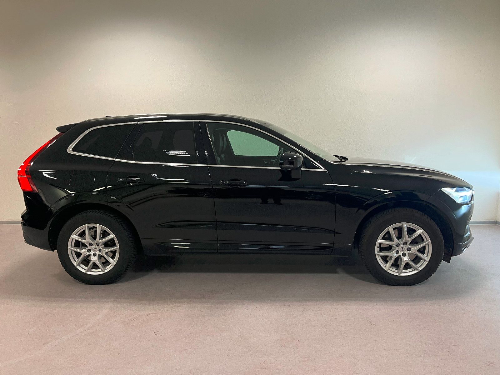 Volvo XC60 Momentum AWD*360°Kamera/LED foto 16