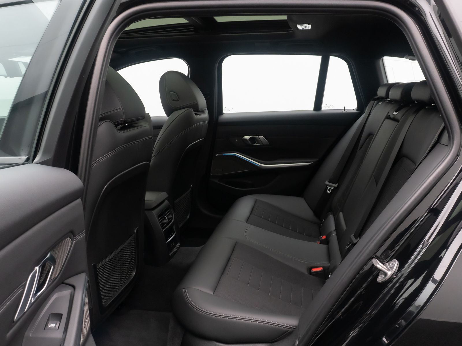 BMW 330i Panoram Kamera HUD DAB H/K Komfort Alarm foto 23