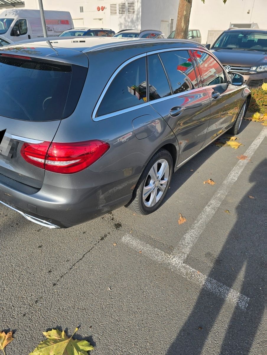 Mercedes-Benz C 200 4MATIC T Autom. - foto 2