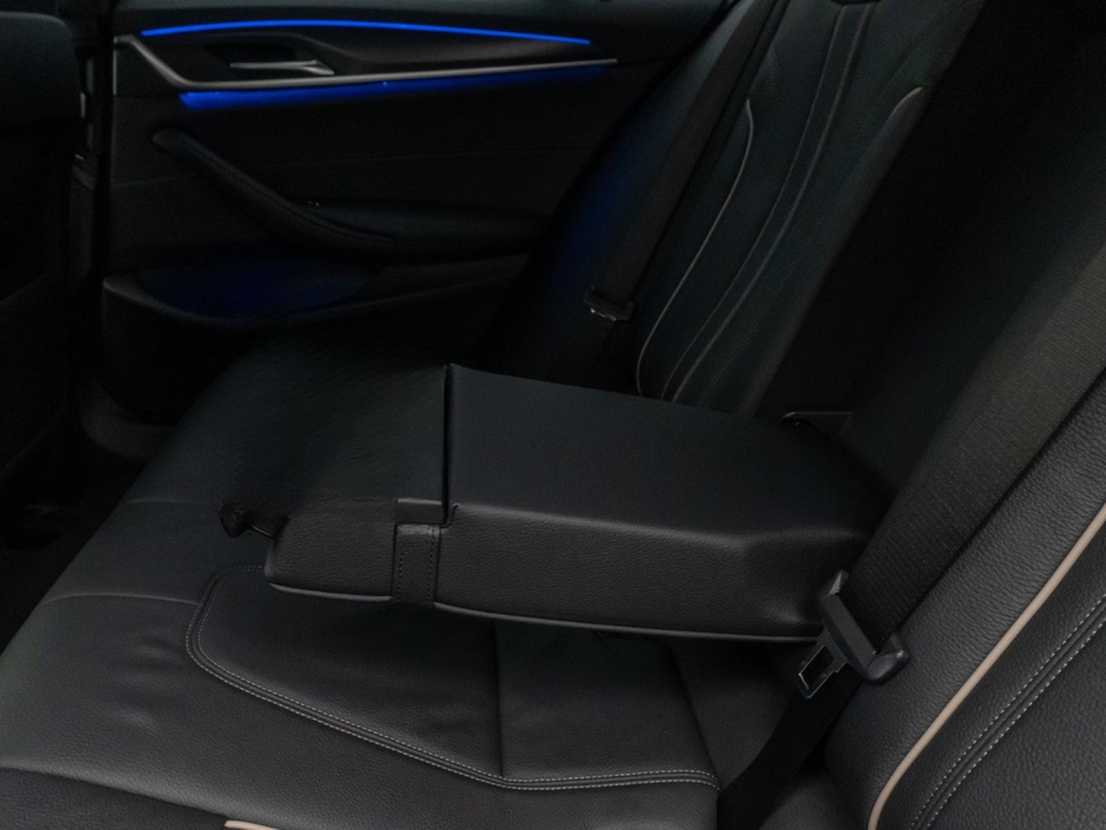 BMW 520d M Sport Kamera DAB HiFi Stop&Go Komfort foto 28