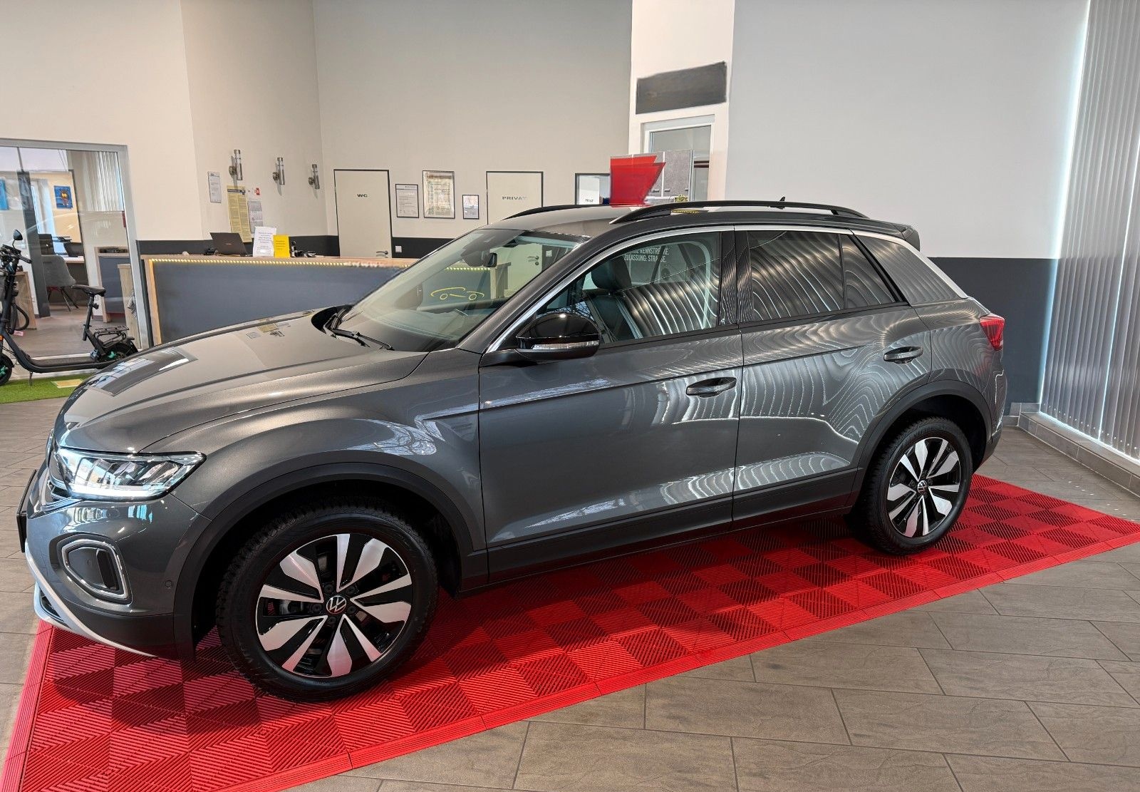 Volkswagen T-Roc Goal Navi ACC LED PDC Notbrems foto 4