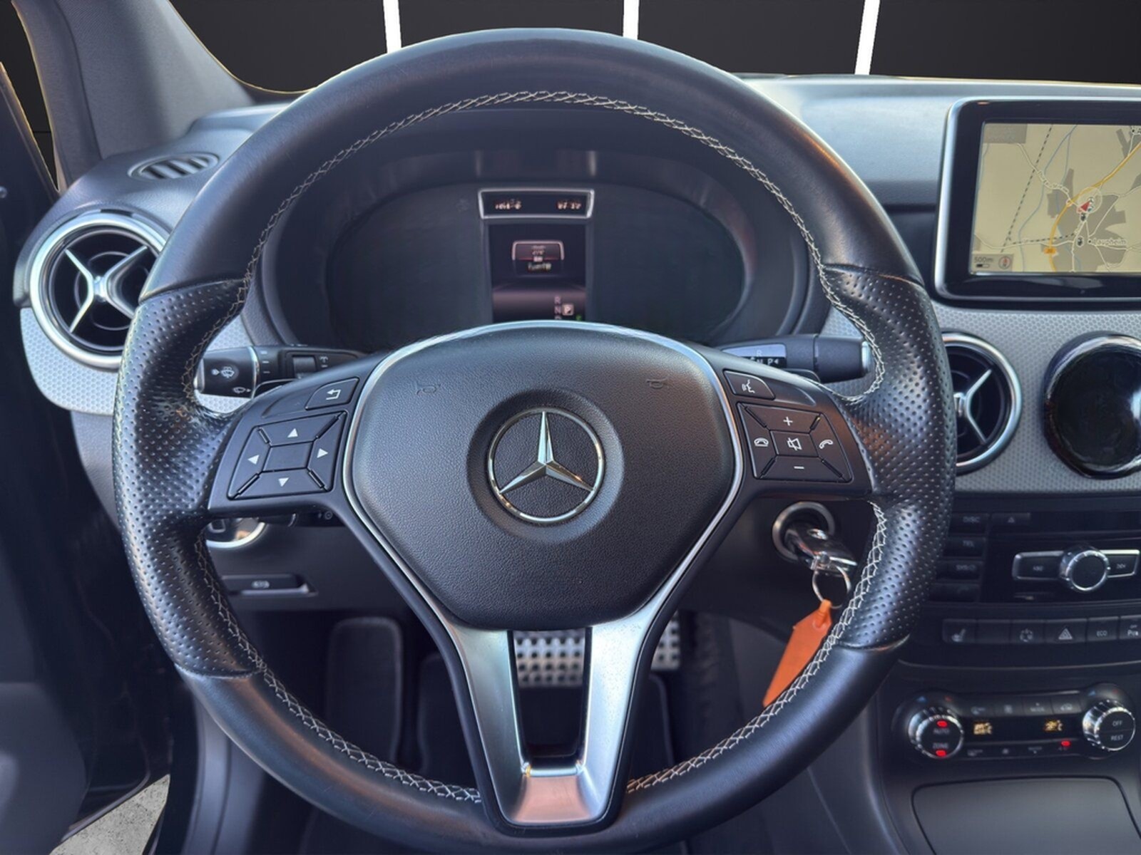 Mercedes-Benz B 250*COMAND*Bi-Xenon*Tempomat* Klima*AHK*8-fach foto 11