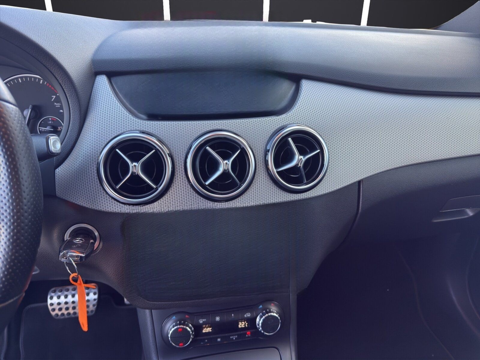 Mercedes-Benz B 250*COMAND*Bi-Xenon*Tempomat* Klima*AHK*8-fach foto 10