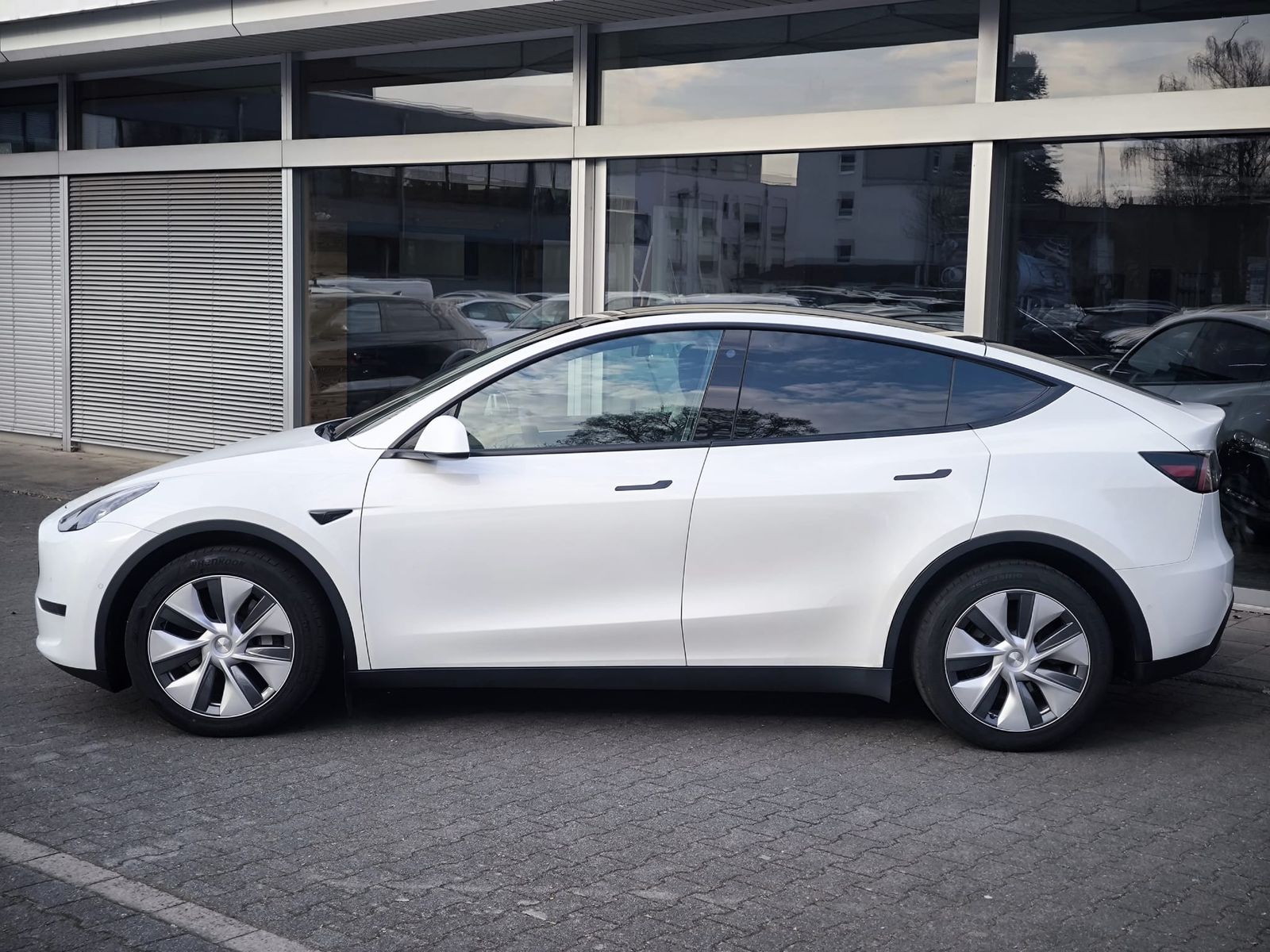 Tesla Model Y LR Dual AWD PANO+STDHZ+NAVI+LED+ACC+19"+ foto 5