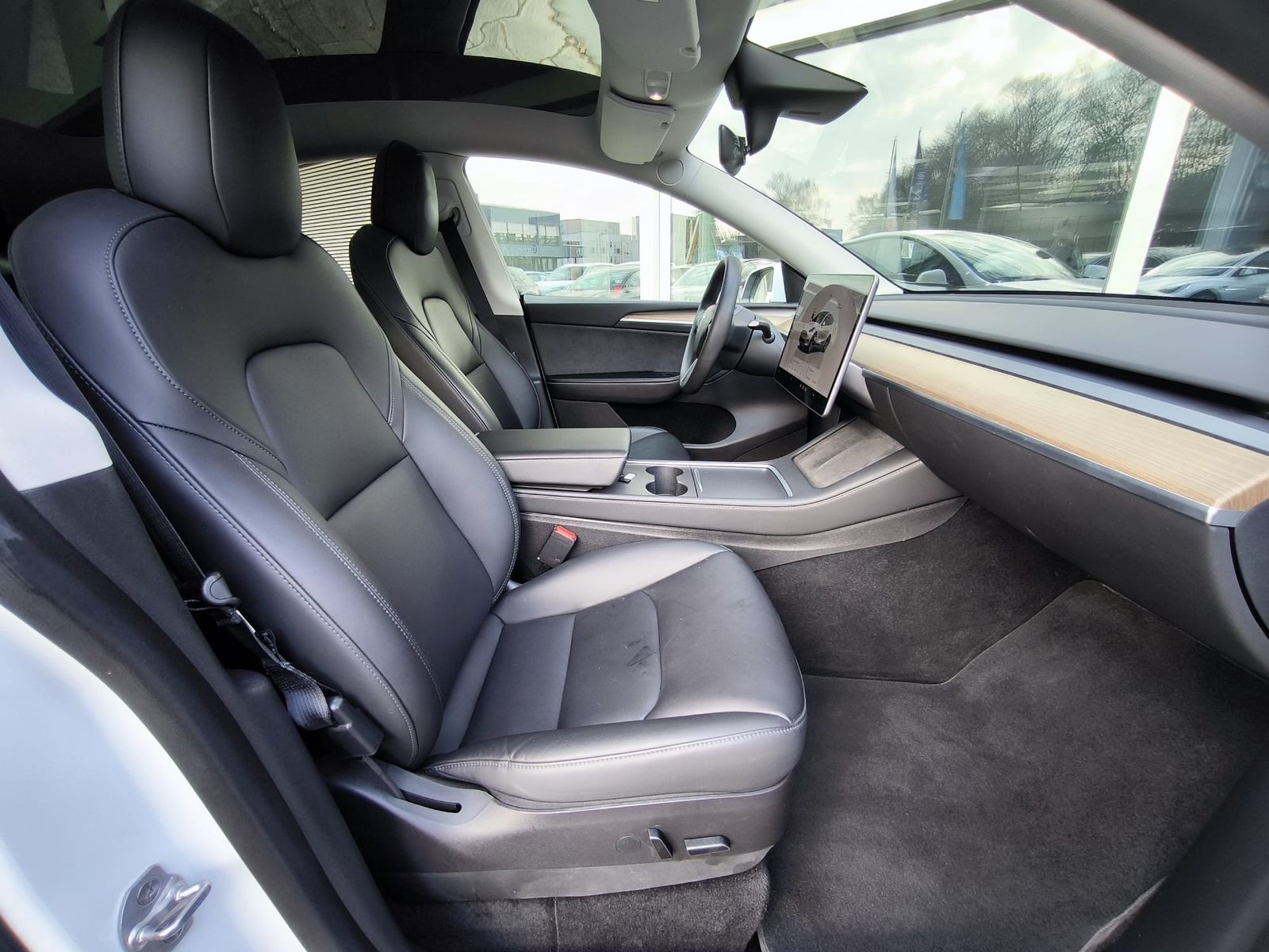 Tesla Model Y LR Dual AWD PANO+STDHZ+NAVI+LED+ACC+19"+ foto 10