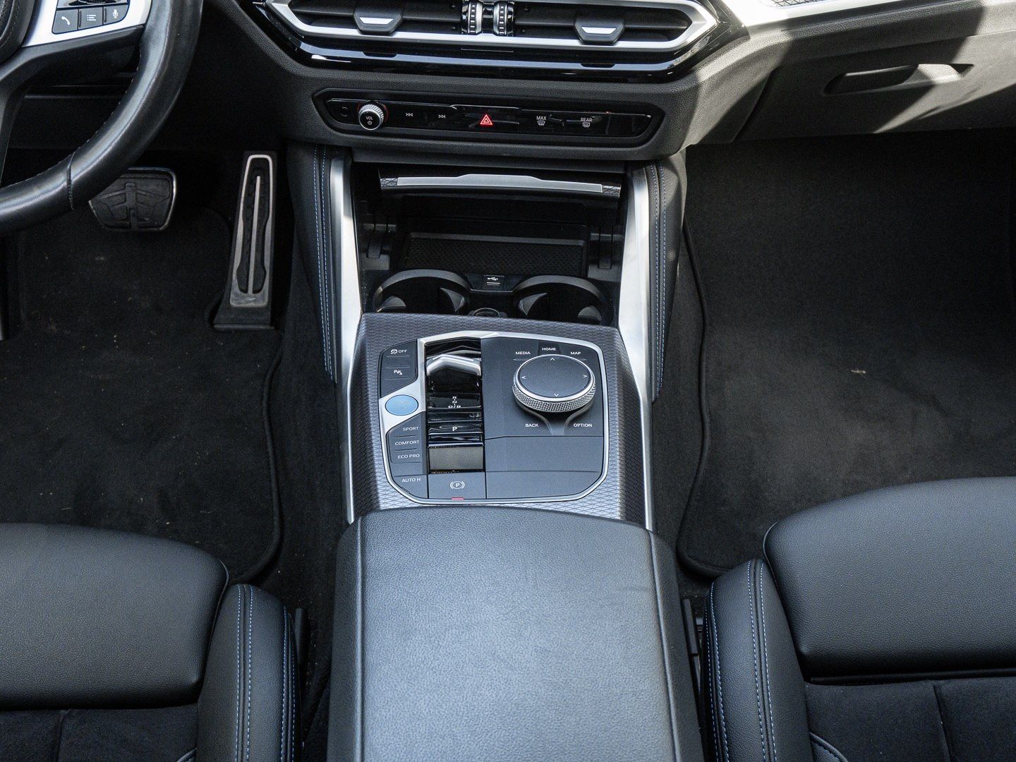 BMW i4 eDrive40 M Sport PANO AHK RFK NAVI Standh. foto 13