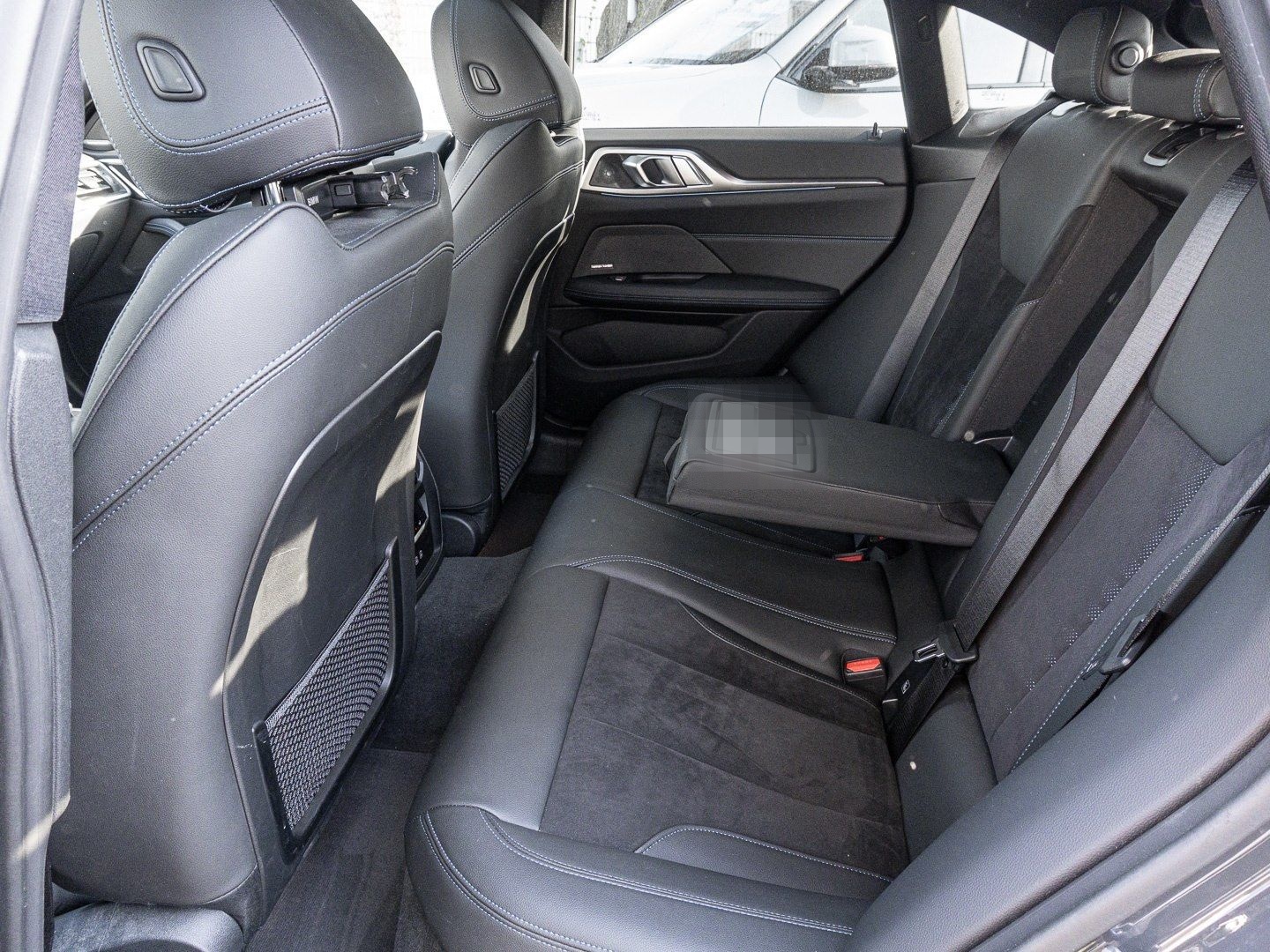 BMW i4 eDrive40 M Sport PANO AHK RFK NAVI Standh. foto 15