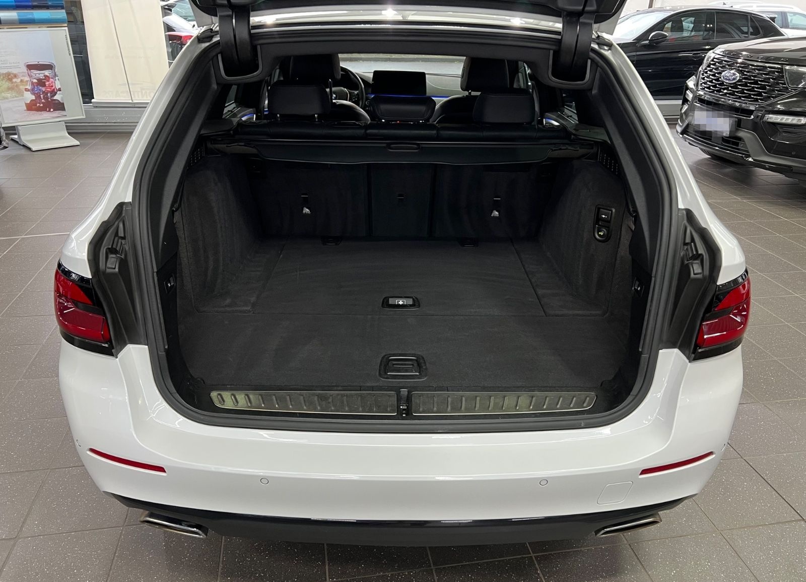 BMW 520 d Touring AMB+AHK+DAP+HuD+Pano+HaKa+SH+MEM foto 13