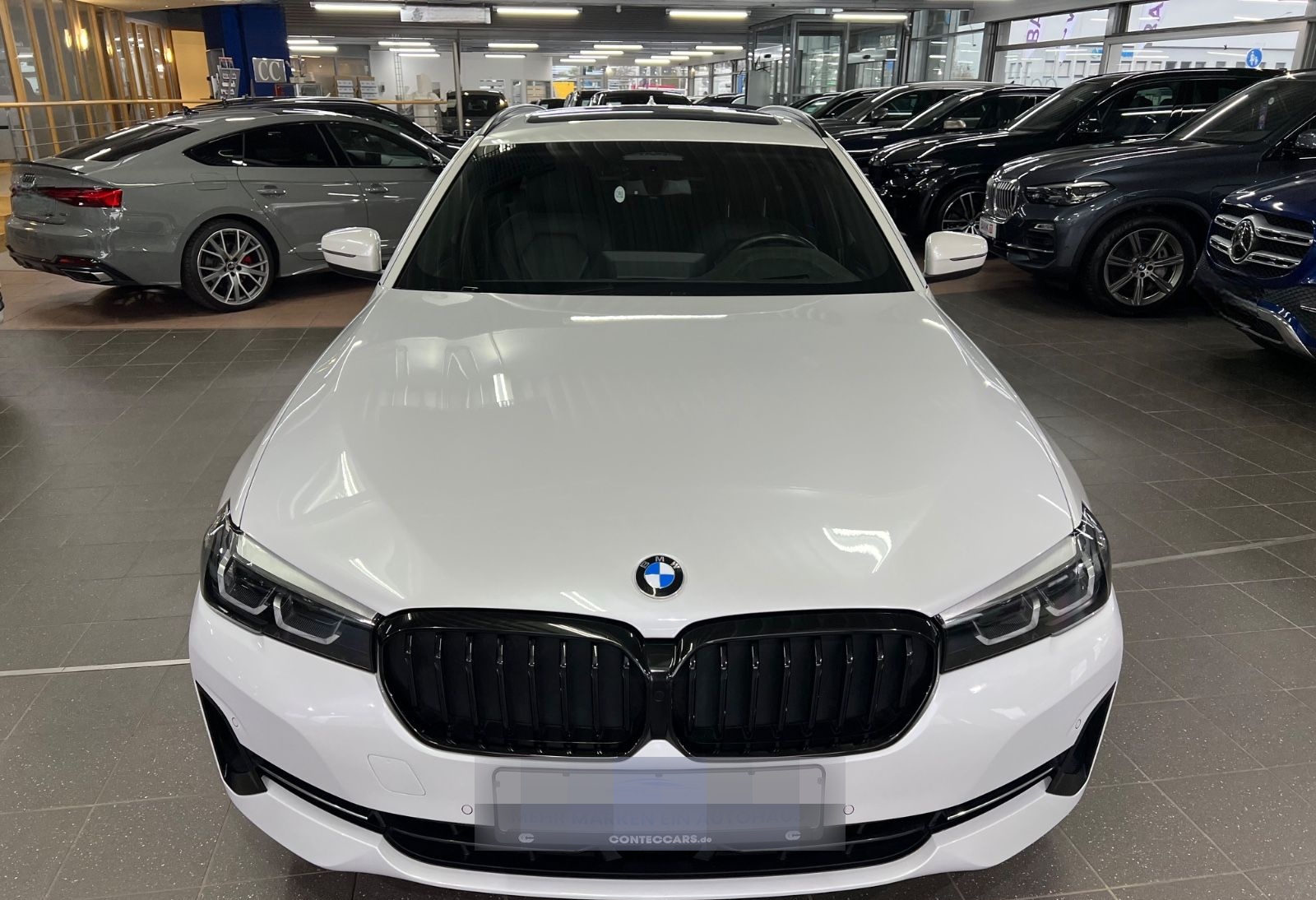 BMW 520 d Touring AMB+AHK+DAP+HuD+Pano+HaKa+SH+MEM foto 3
