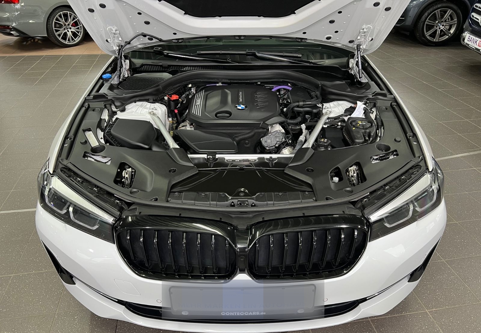 BMW 520 d Touring AMB+AHK+DAP+HuD+Pano+HaKa+SH+MEM foto 4