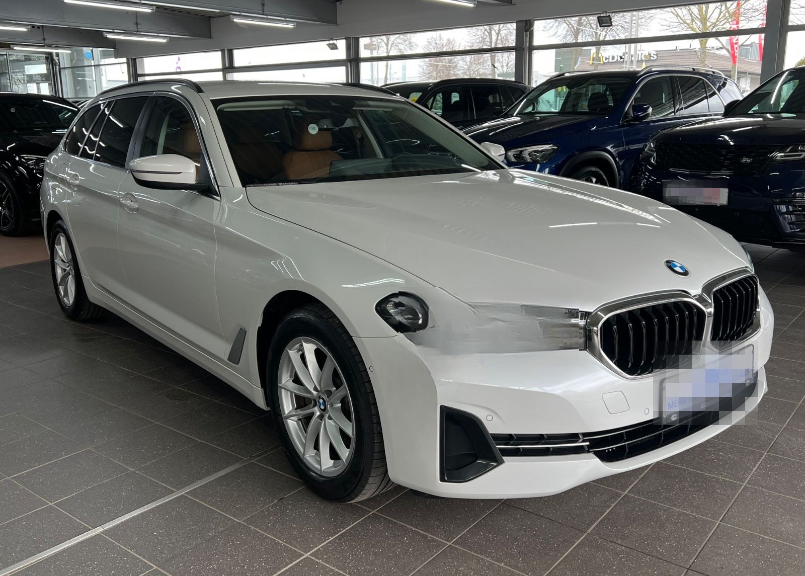 BMW 520d Touring xDrive 4Z+ASSIST+Park+Standheizung foto 2