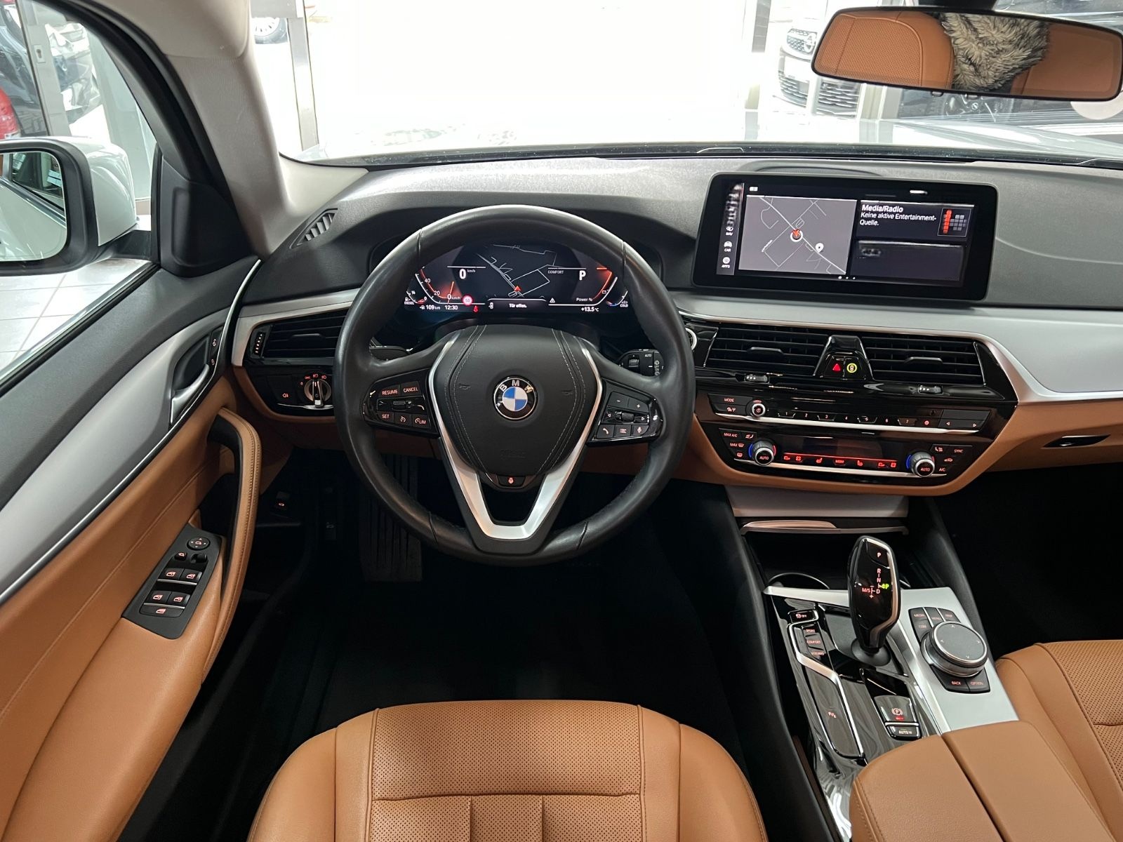 BMW 520d Touring xDrive 4Z+ASSIST+Park+Standheizung foto 17