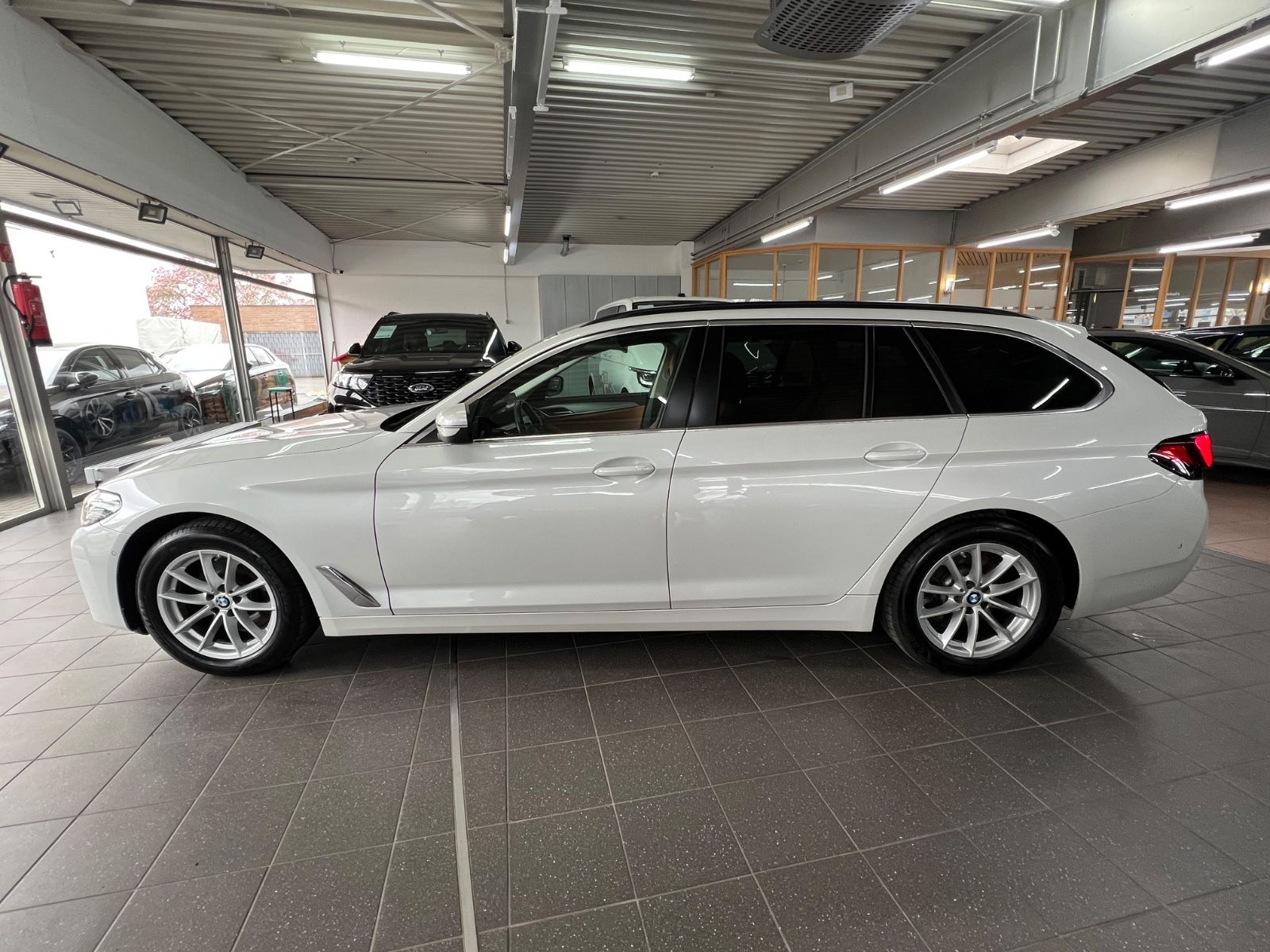 BMW 520d Touring xDrive 4Z+ASSIST+Park+Standheizung foto 6