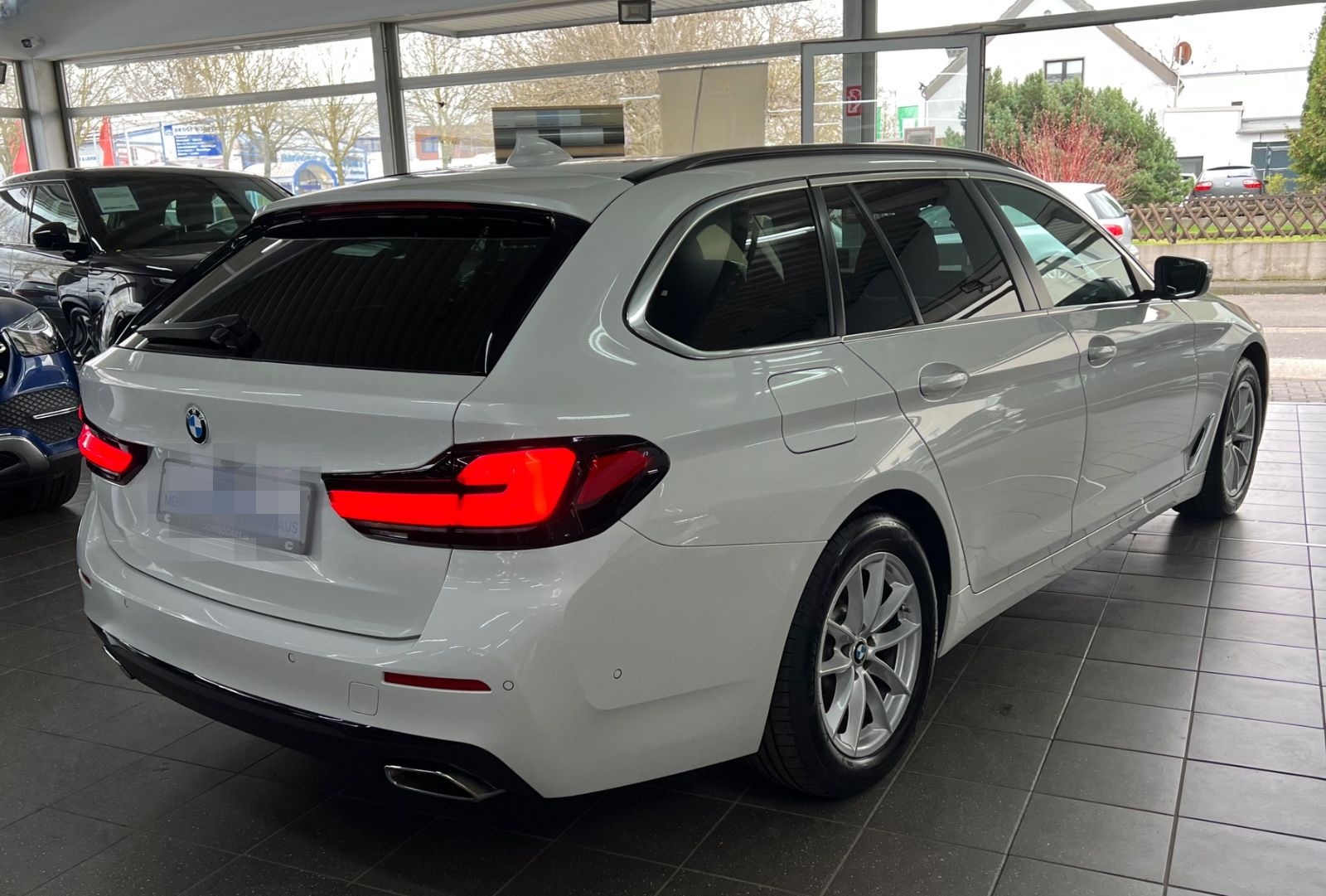 BMW 520d Touring xDrive 4Z+ASSIST+Park+Standheizung foto 10