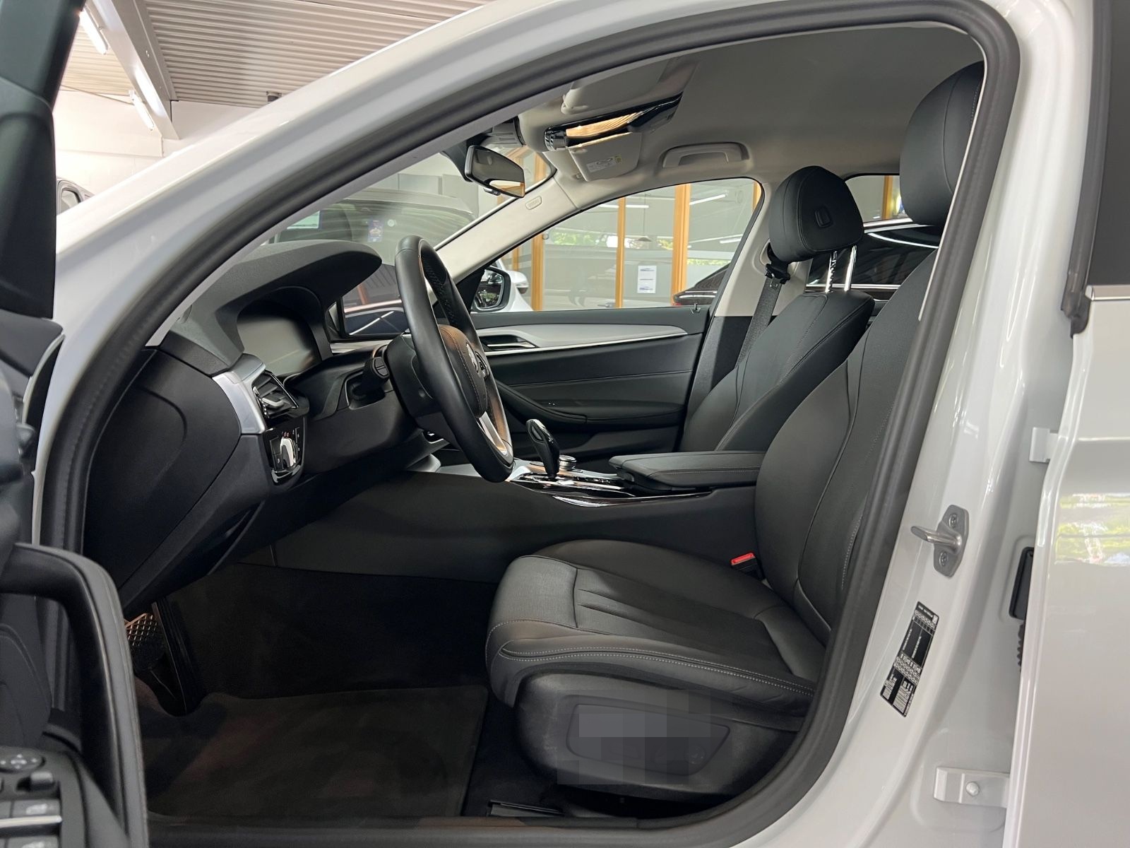 BMW 520d Touring Business+Driving Assist+Park Assist foto 19