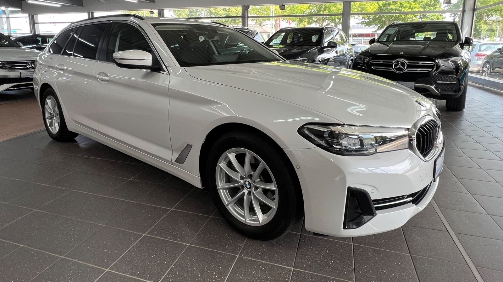 BMW 520d Touring Business+Driving Assist+Park Assist foto 3