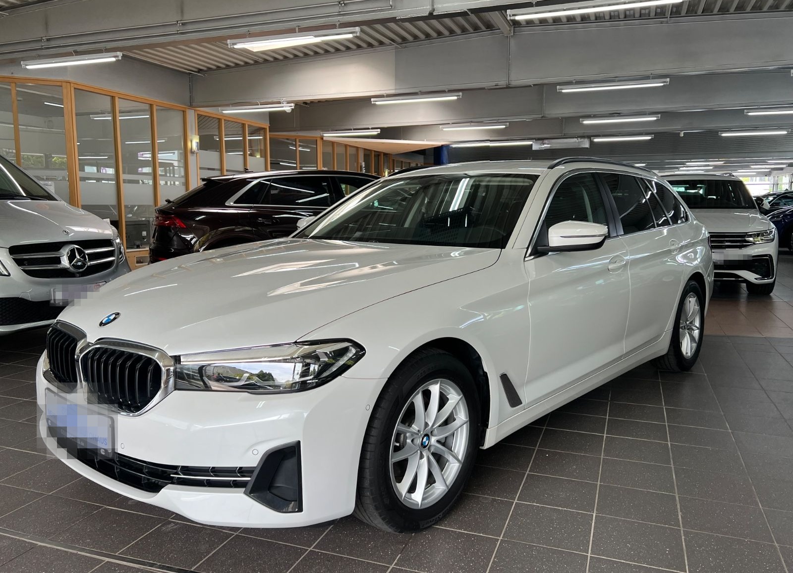 BMW 520d Touring Business+Driving Assist+Park Assist foto 4