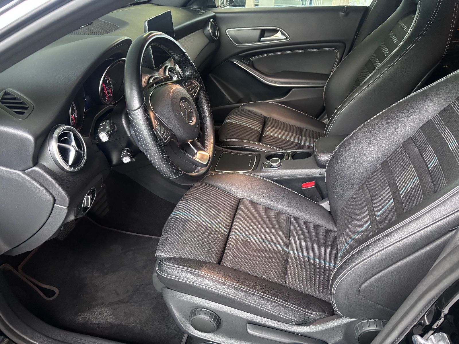 Mercedes-Benz CLA 220 Shooting Brake 4Matic 8-fach, R-Cam foto 8
