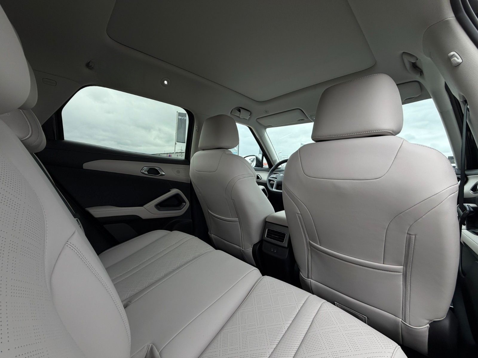 BYD ATTO 2 Comfort - Tageszulassung foto 17