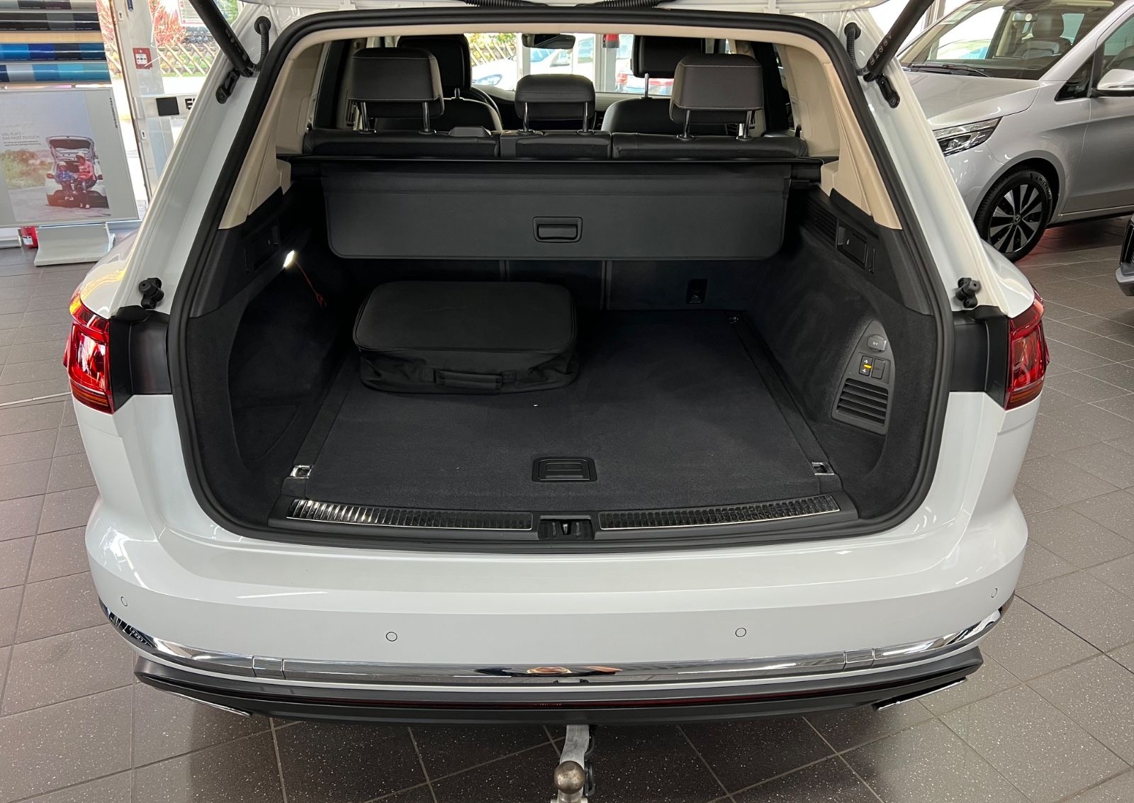 Volkswagen Touareg 3.0 V6 TSI Atmosphere 4M eHybrid SUPER foto 13