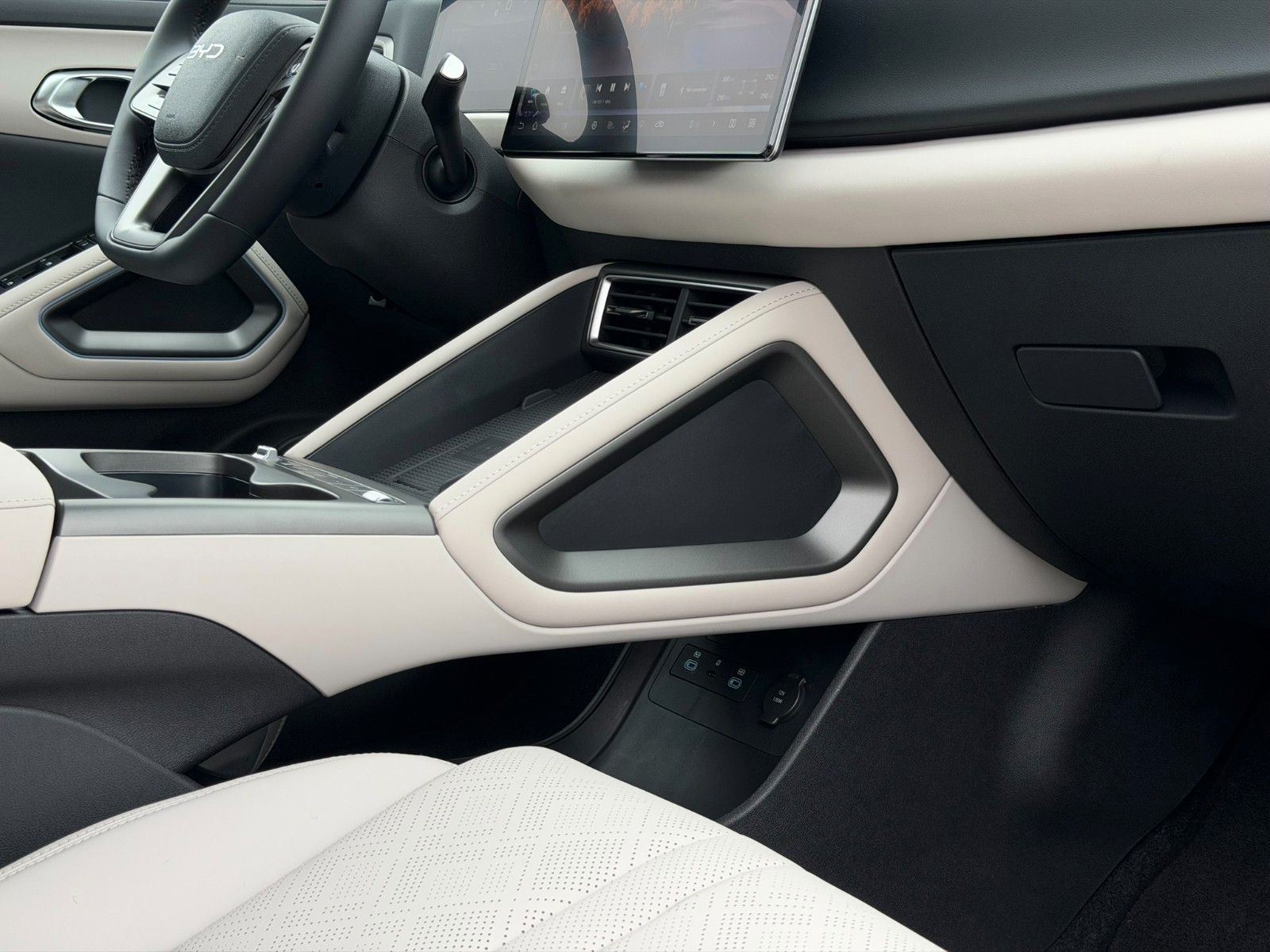 BYD ATTO 2 Comfort - Tageszulassung foto 22