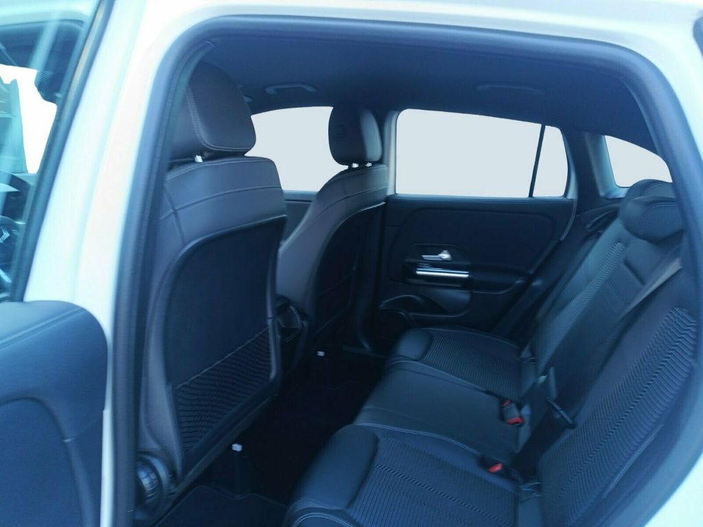 Mercedes-Benz GLA 220 d AUT Kam. KlimaA LED LM Navi PDC SHZ foto 13