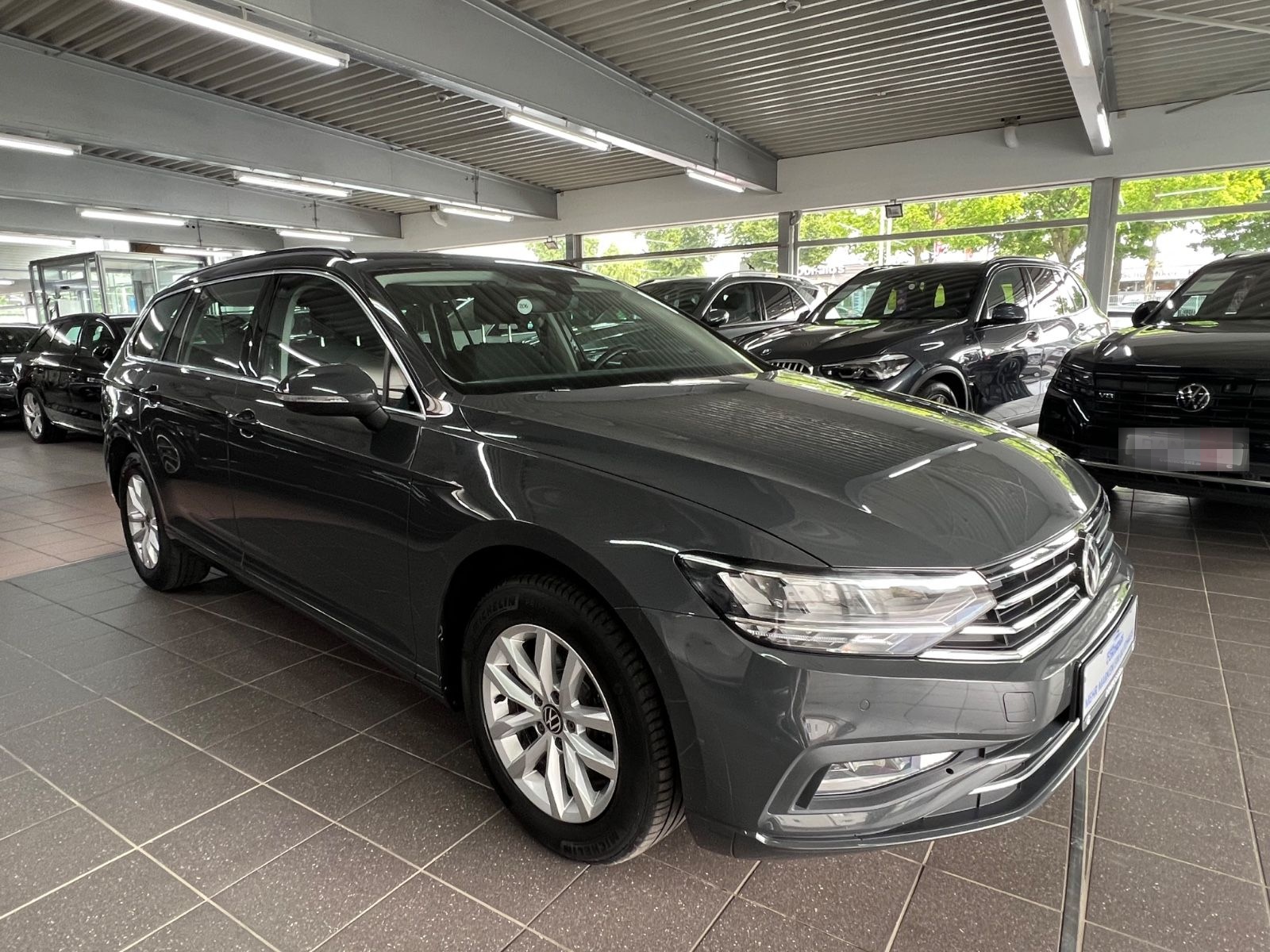 Volkswagen Passat Var. 2.0 TDI Business AHK+Premium Navi foto 2