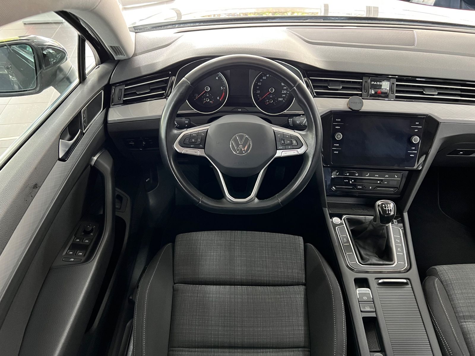 Volkswagen Passat Var. 2.0 TDI Business AHK+Premium Navi foto 13