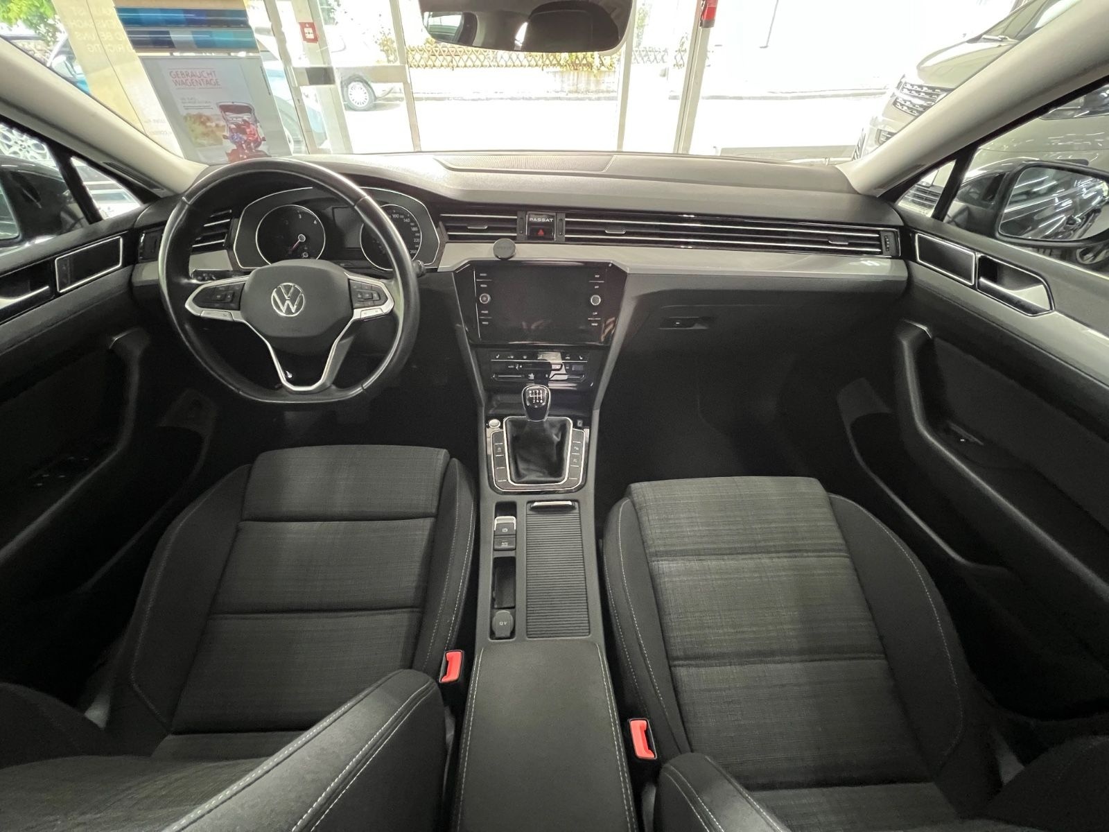 Volkswagen Passat Var. 2.0 TDI Business AHK+Premium Navi foto 14