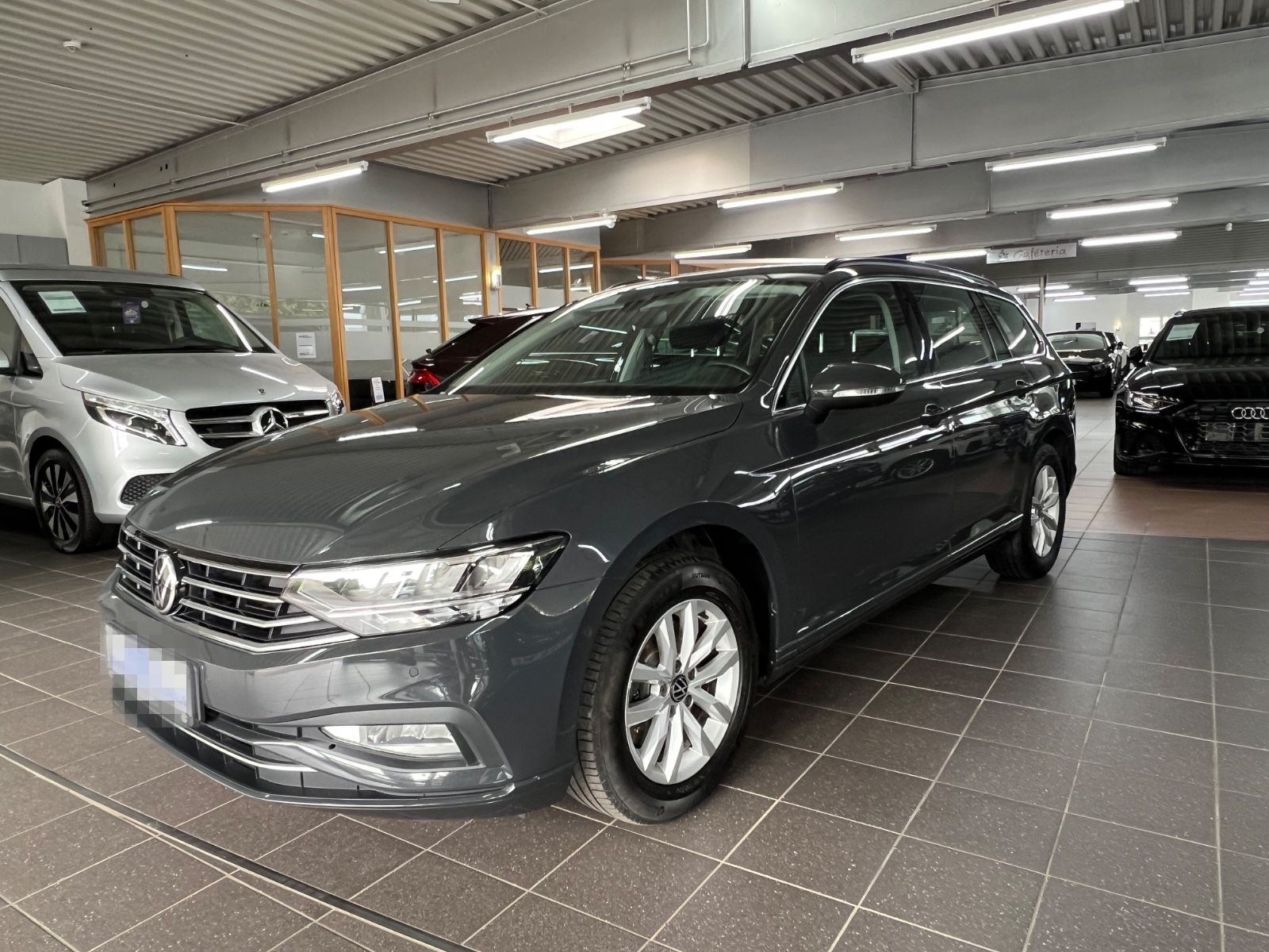 Volkswagen Passat Var. 2.0 TDI Business AHK+Premium Navi foto 5