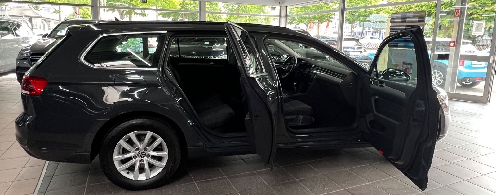 Volkswagen Passat Var. 2.0 TDI Business AHK+Premium Navi foto 8