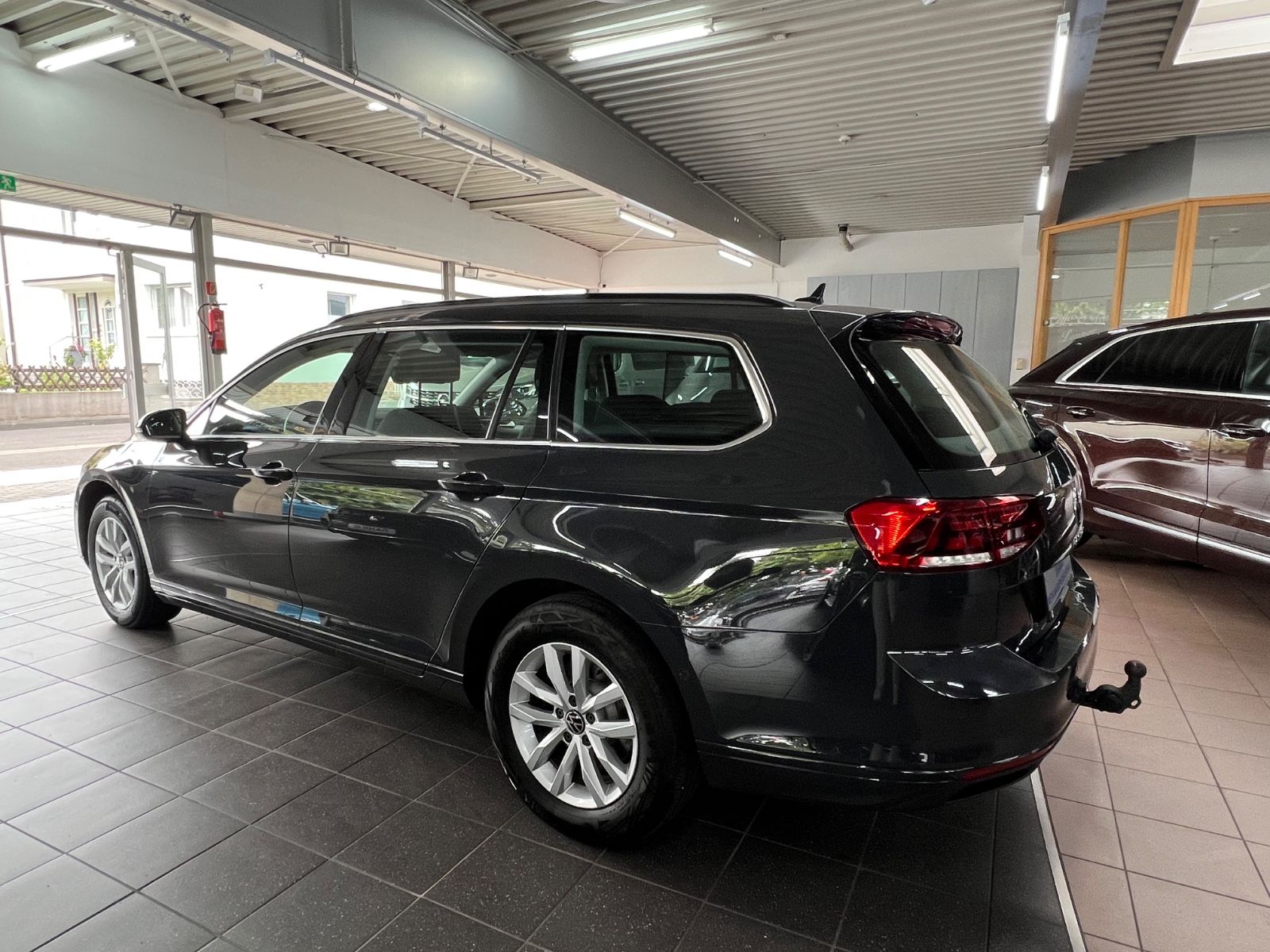 Volkswagen Passat Var. 2.0 TDI Business AHK+Premium Navi foto 9