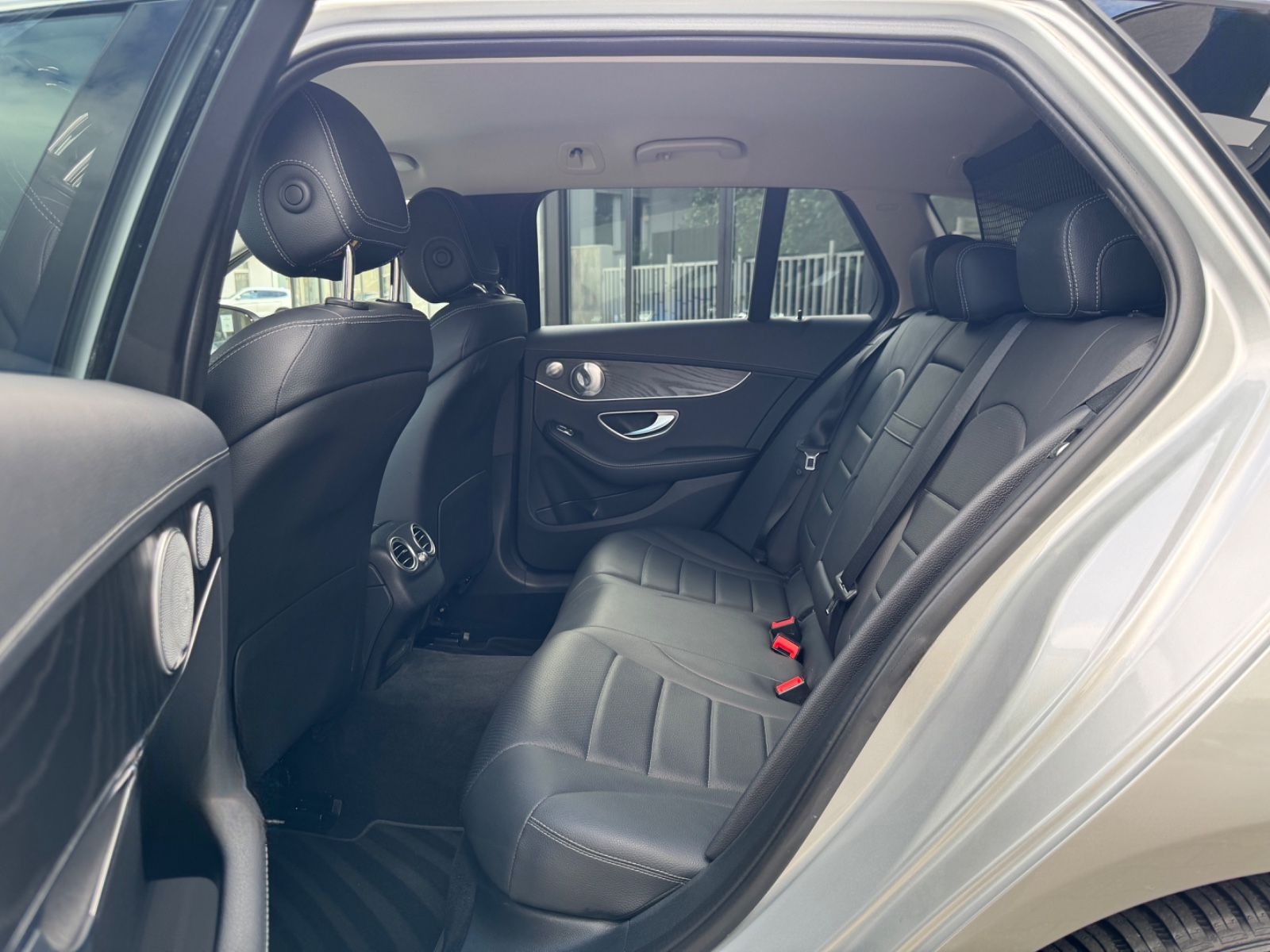 Mercedes-Benz C 180 T AMG LINE Burmester 360° *Garantie* 1H/SH foto 11