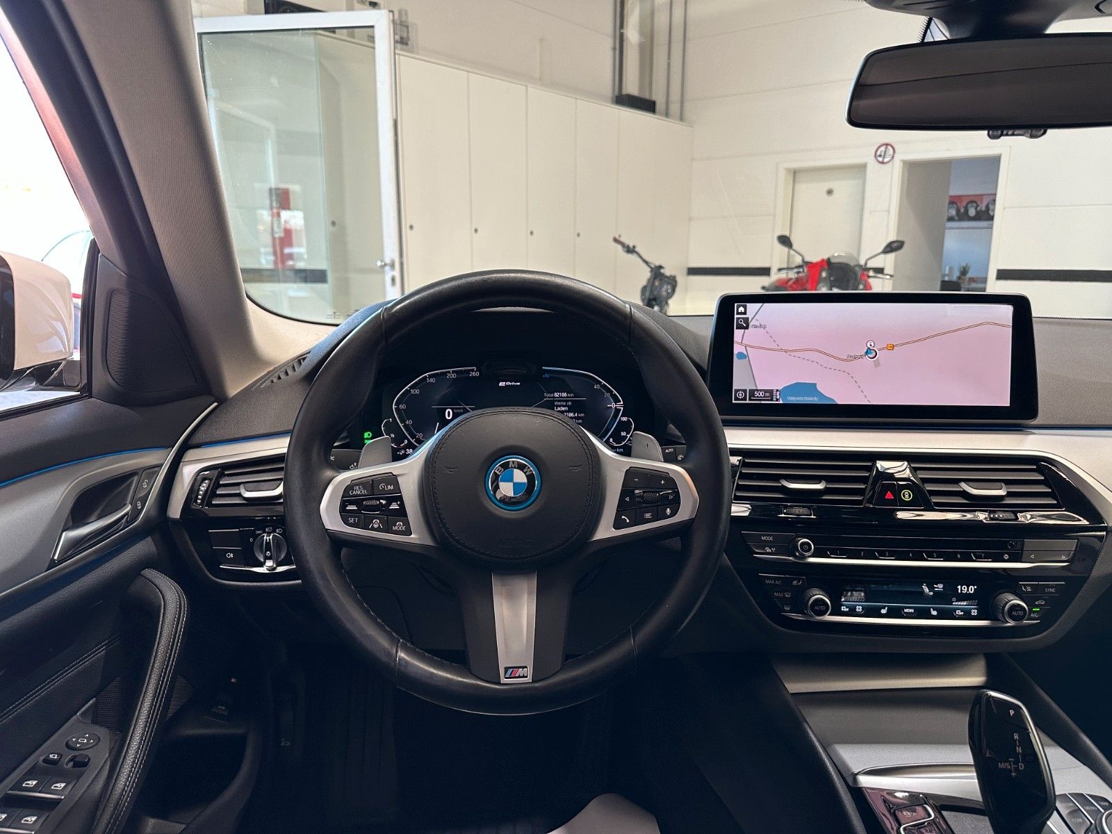BMW 530e xDrive Touring Aut. Navi*Leder*LED*AHK* foto 15