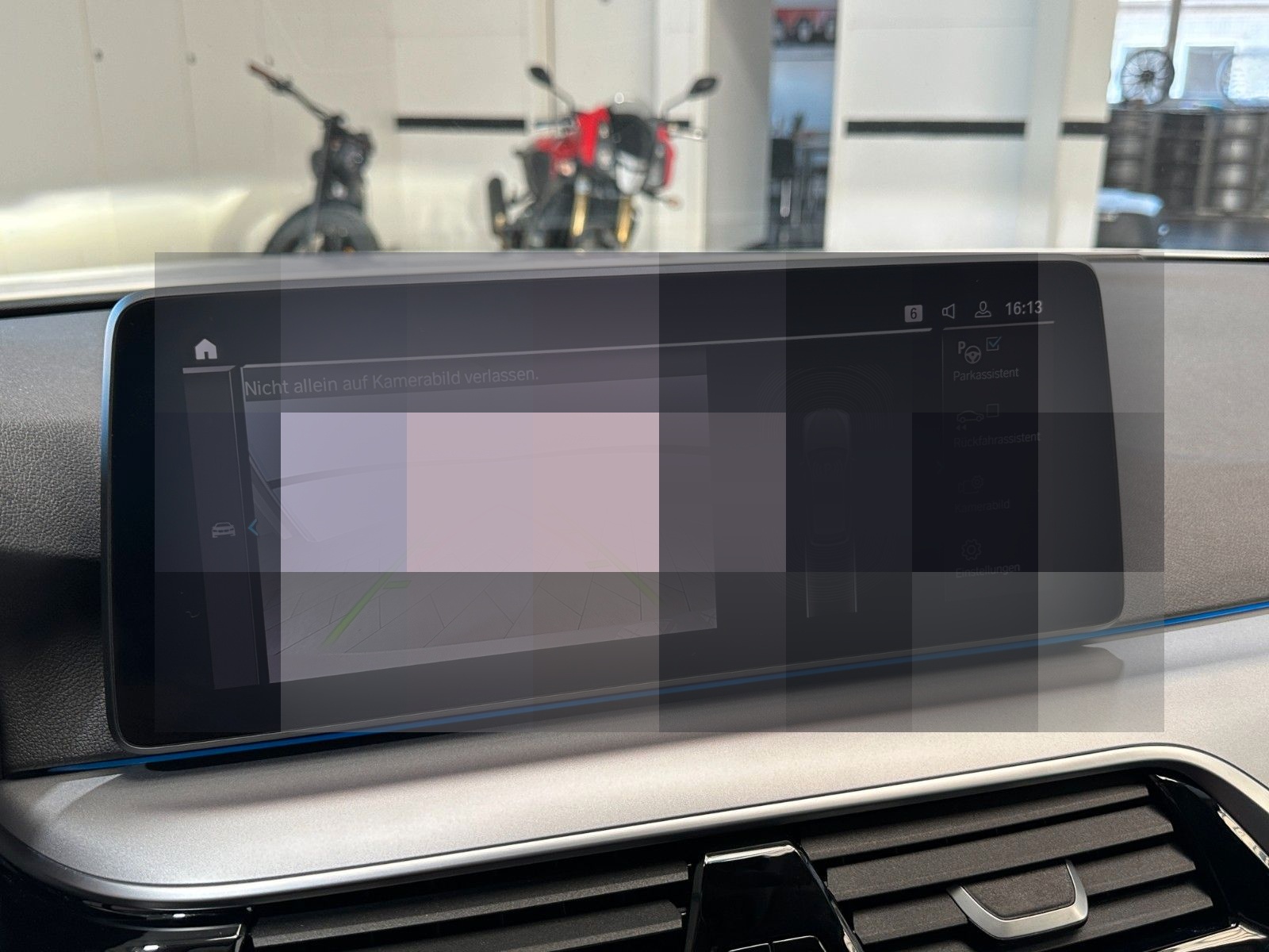 BMW 530e xDrive Touring Aut. Navi*Leder*LED*AHK* foto 18