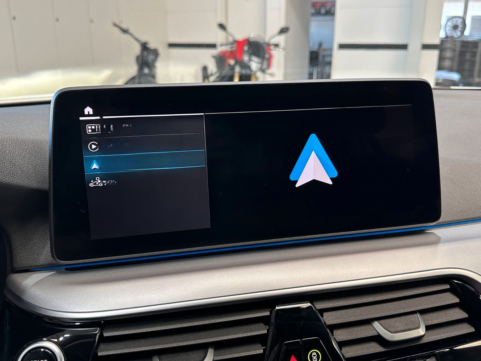 BMW 530e xDrive Touring Aut. Navi*Leder*LED*AHK* foto 19