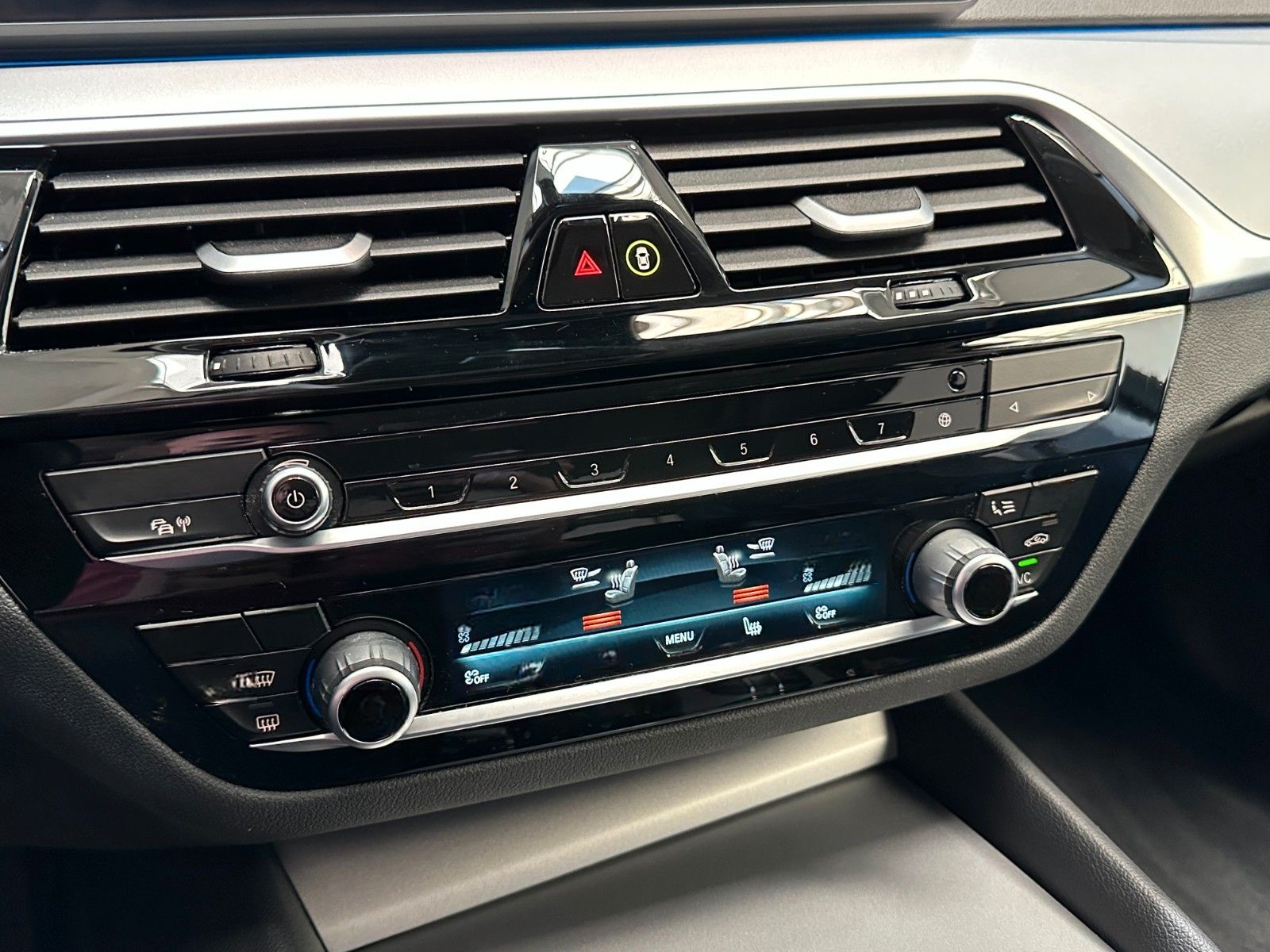 BMW 530e xDrive Touring Aut. Navi*Leder*LED*AHK* foto 22