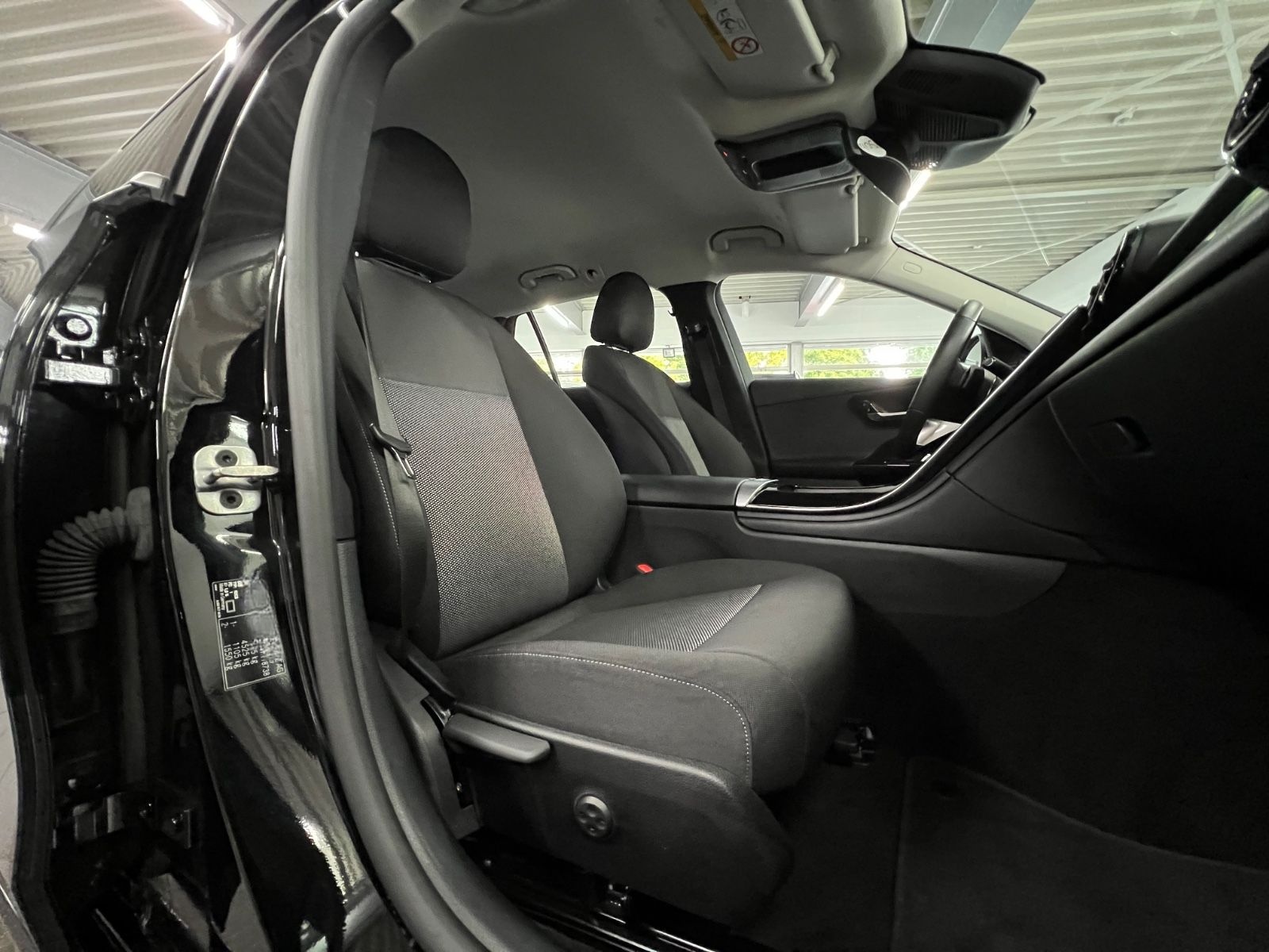 Mercedes-Benz C 300 e T Avantgarde Assitenz+HighEnd+Digi Light foto 21