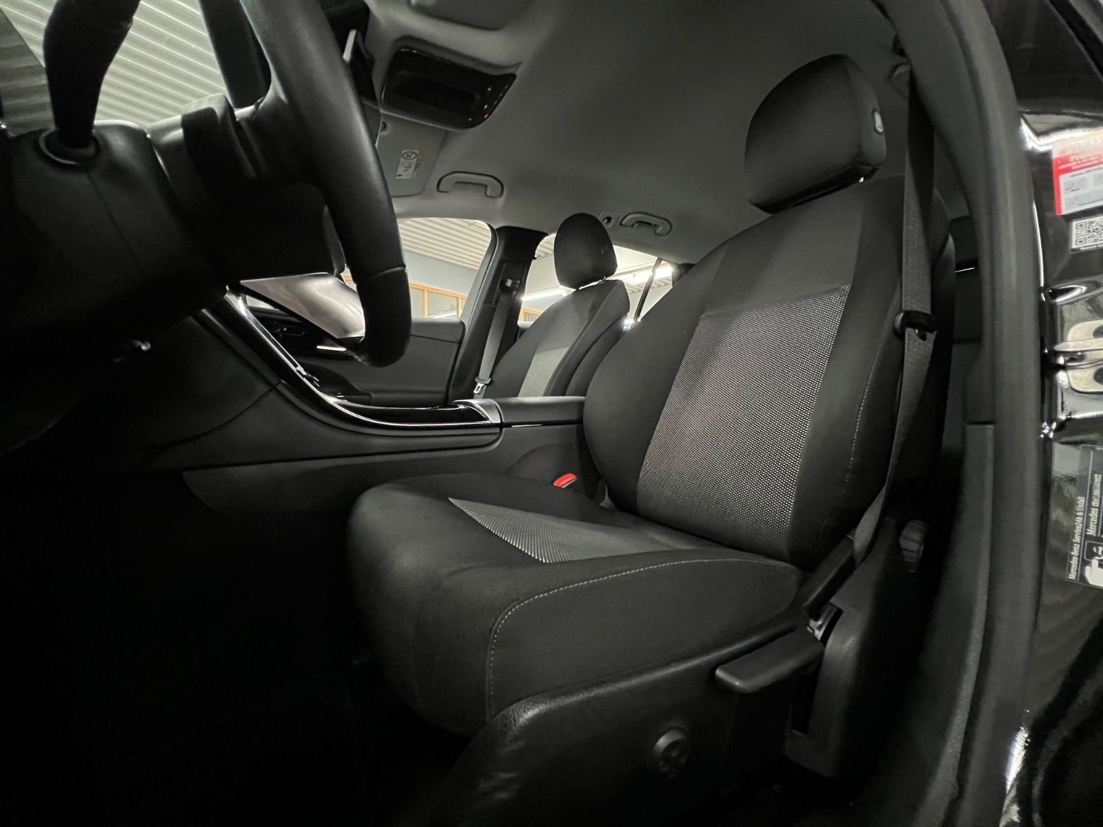 Mercedes-Benz C 300 e T Avantgarde Assitenz+HighEnd+Digi Light foto 25