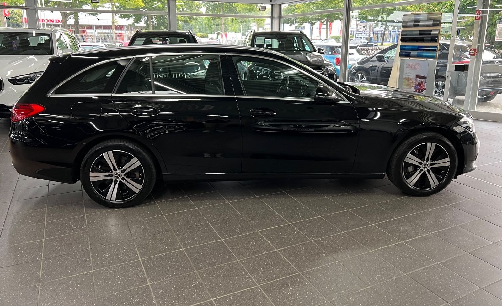 Mercedes-Benz C 300 e T Avantgarde Assitenz+HighEnd+Digi Light foto 9