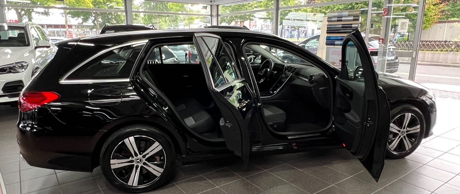 Mercedes-Benz C 300 e T Avantgarde Assitenz+HighEnd+Digi Light foto 10