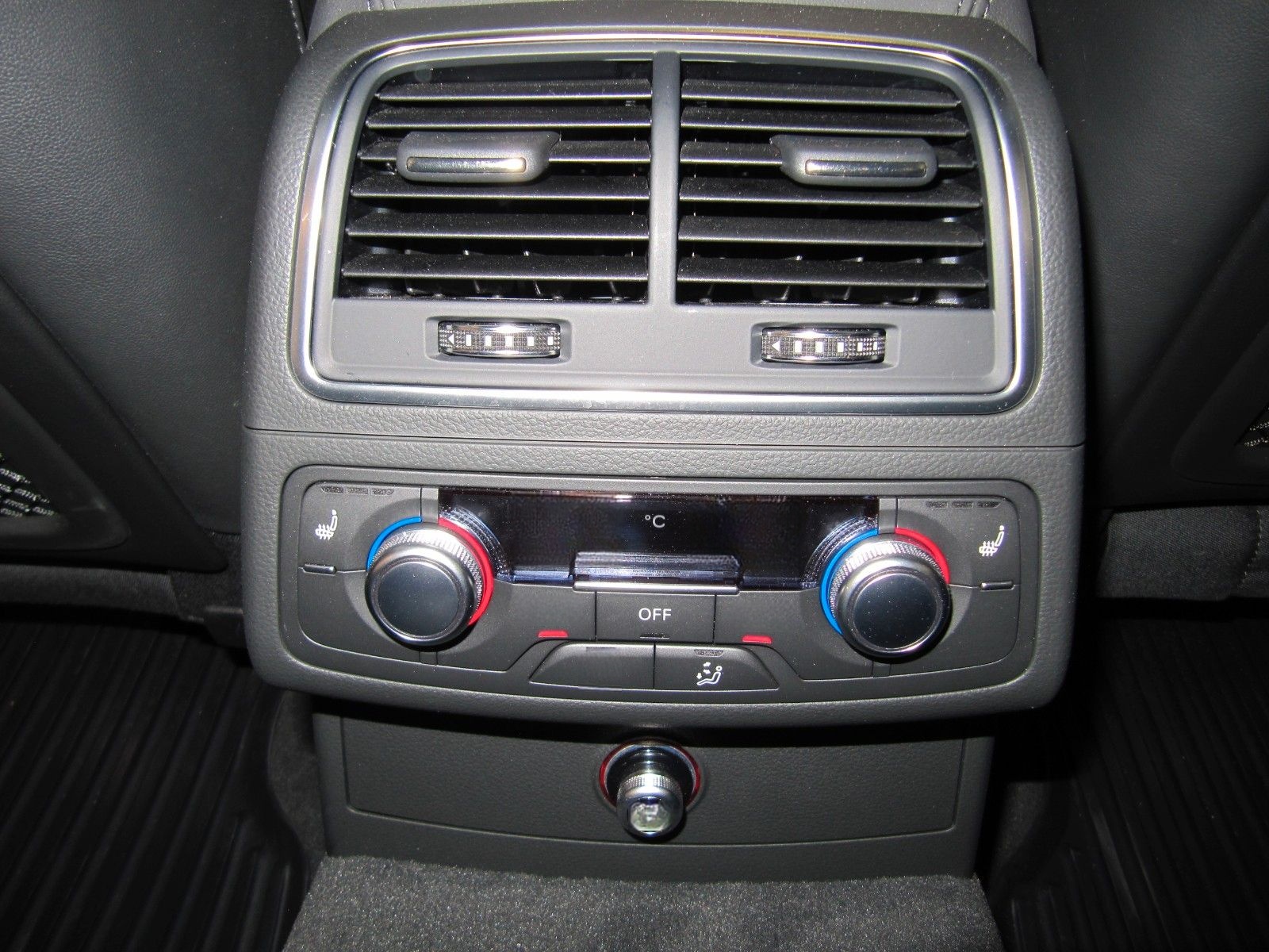 Audi A6  3,0TDI Quattro+XEN+NAV+SHZ foto 12