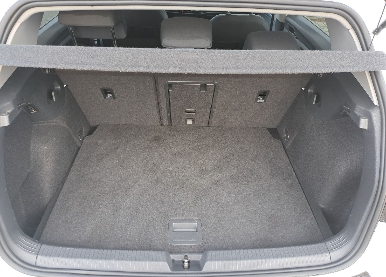 Volkswagen Golf VIII United 2.0 TDI DSG AHK NAV APP ACC PDC foto 13