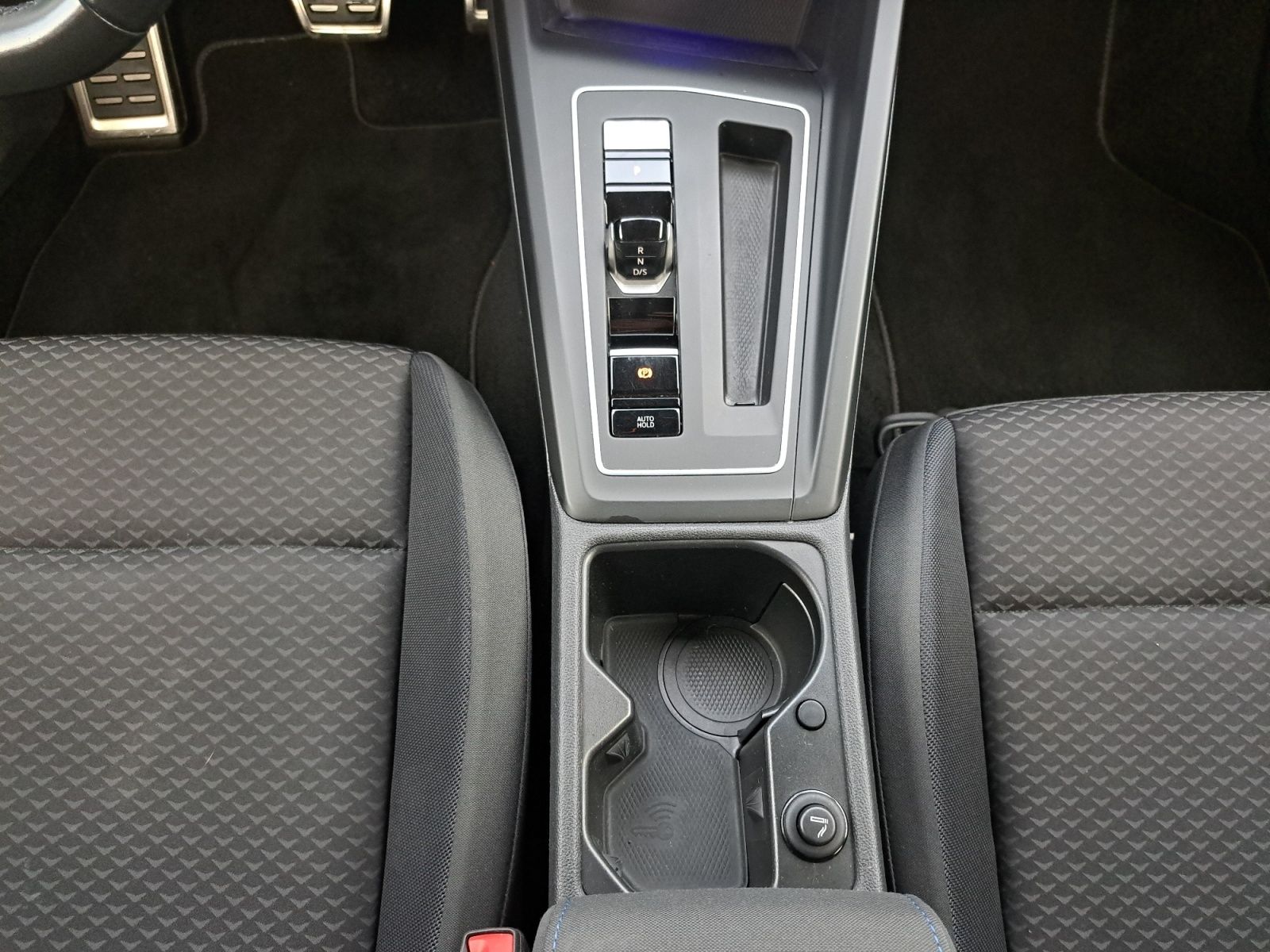 Volkswagen Golf VIII United 2.0 TDI DSG AHK NAV APP ACC PDC foto 23