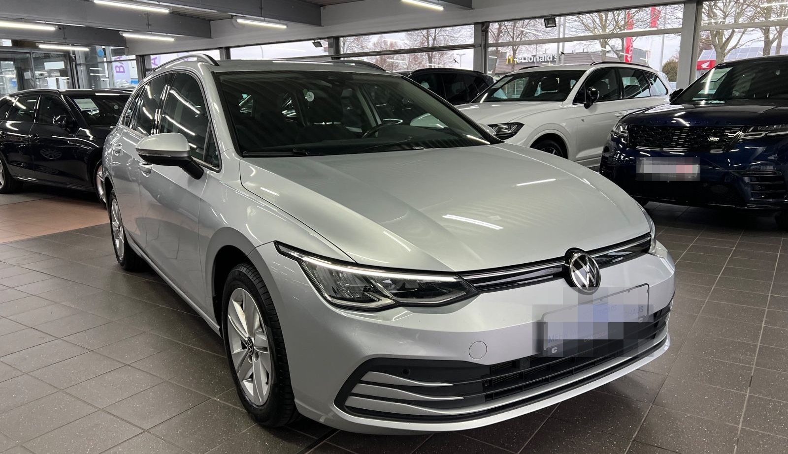 Volkswagen Golf VIII Var. 2.0 TDI Life AHK+Keyless+Winter foto 2