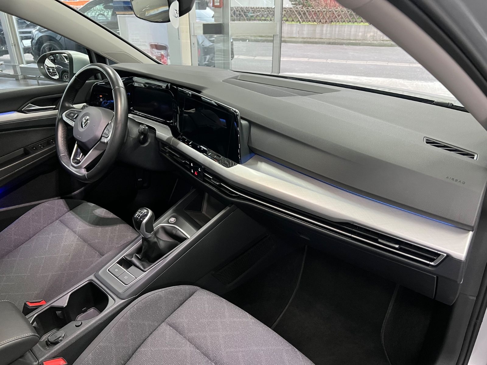 Volkswagen Golf VIII Var. 2.0 TDI Life AHK+Keyless+Winter foto 18