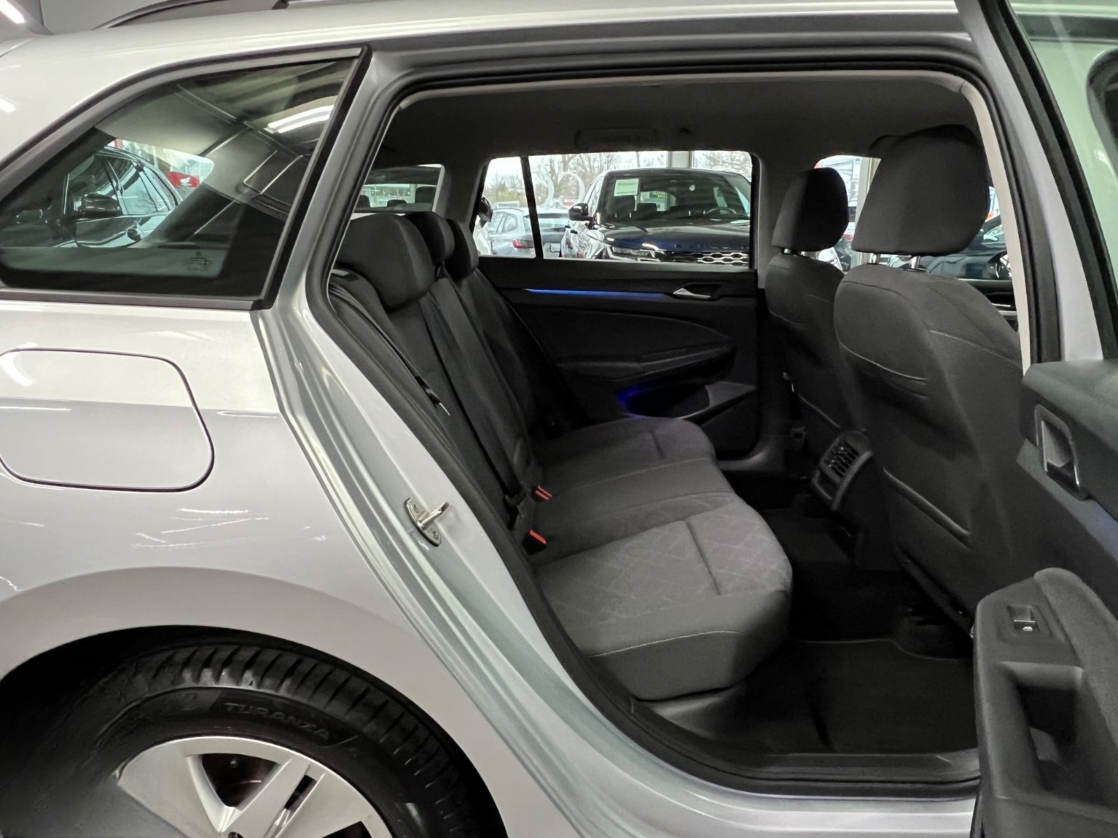 Volkswagen Golf VIII Var. 2.0 TDI Life AHK+Keyless+Winter foto 19