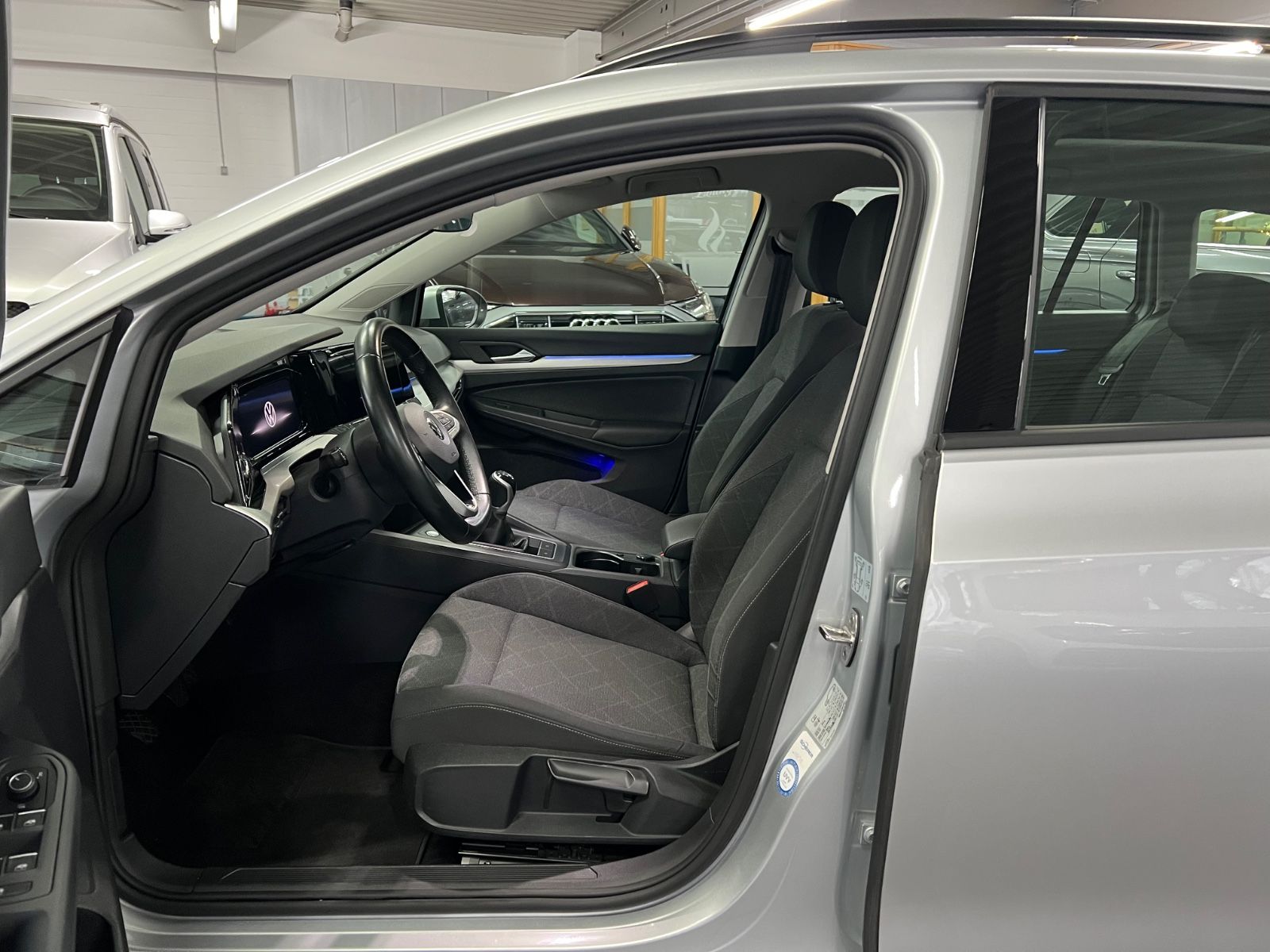 Volkswagen Golf VIII Var. 2.0 TDI Life AHK+Keyless+Winter foto 21