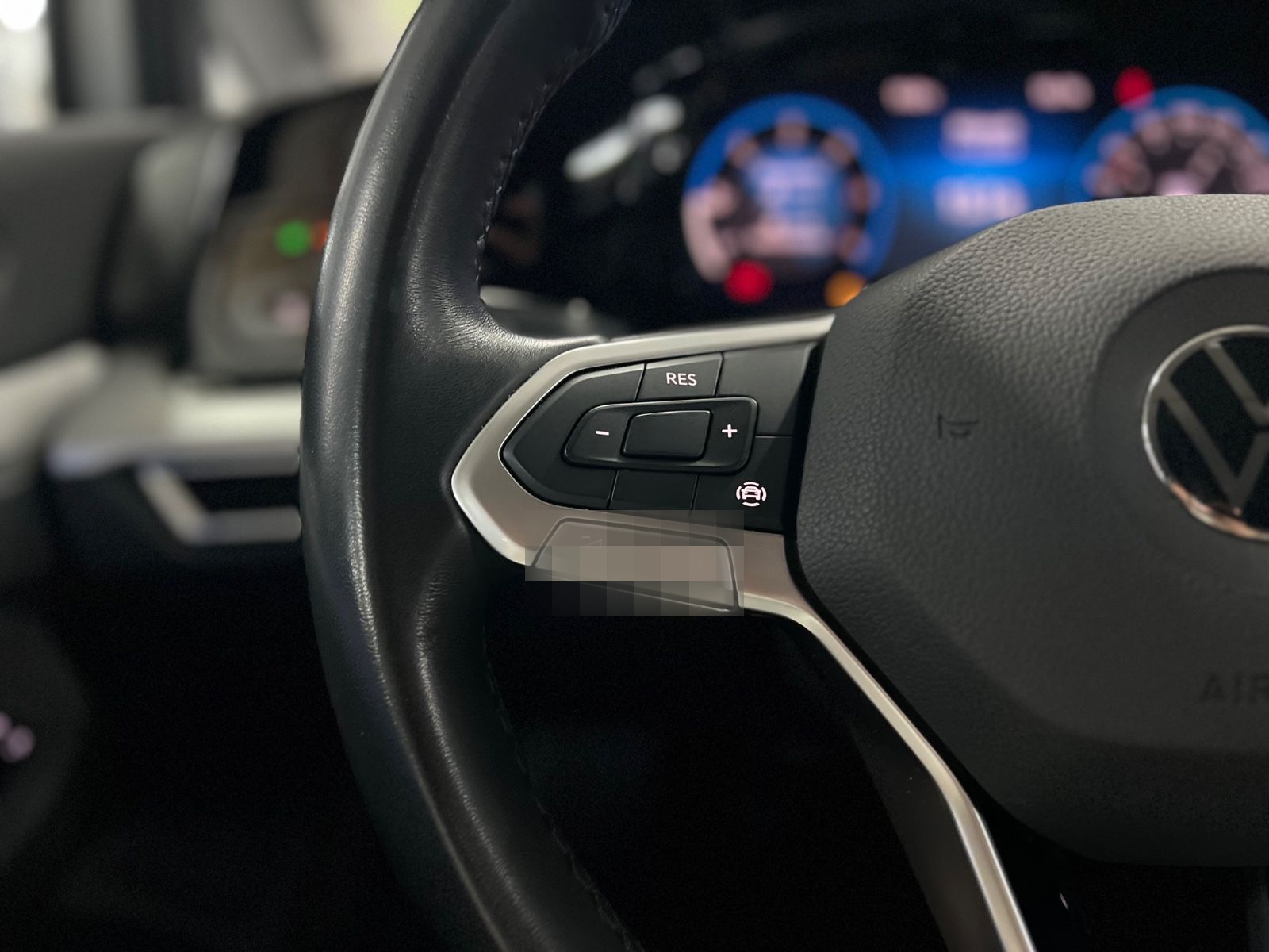 Volkswagen Golf VIII Var. 2.0 TDI Life AHK+Keyless+Winter foto 24