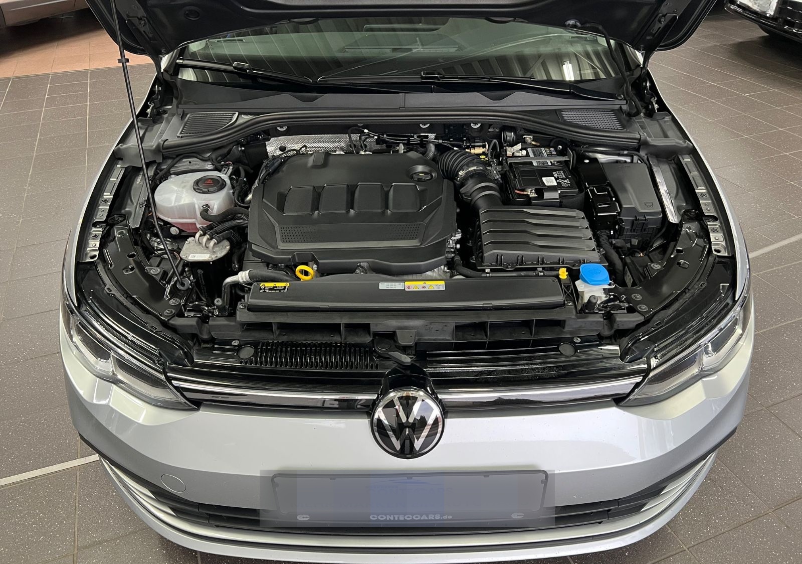 Volkswagen Golf VIII Var. 2.0 TDI Life AHK+Keyless+Winter foto 4